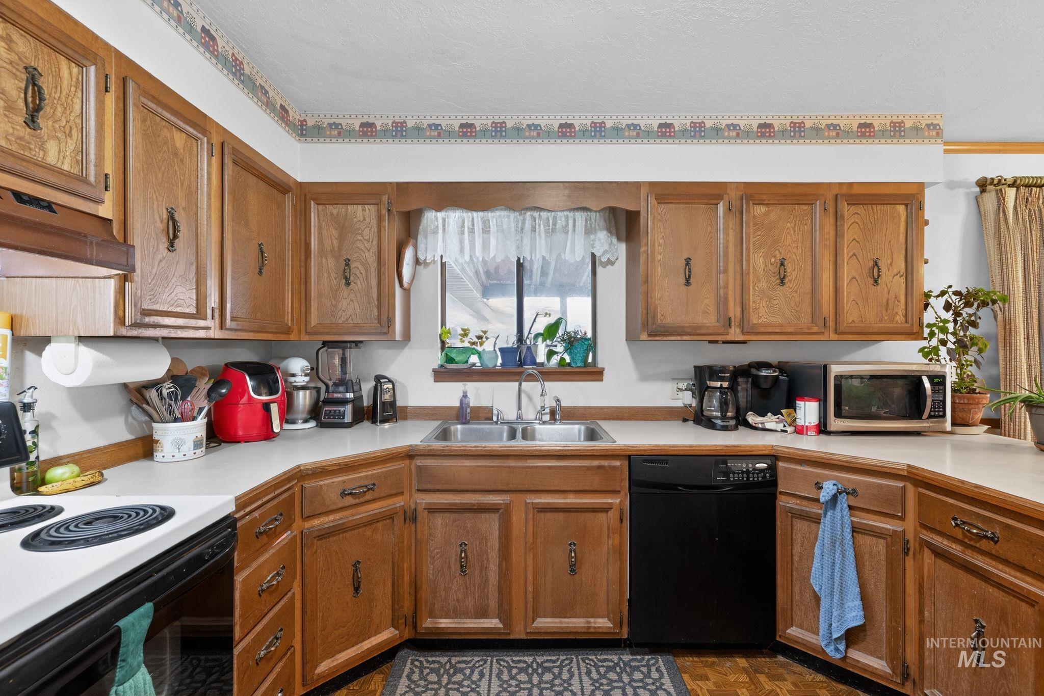 1055 Adell S., Filer, Idaho 83328, 3 Bedrooms, 2 Bathrooms, Residential For Sale, Price $329,000,MLS 98972266