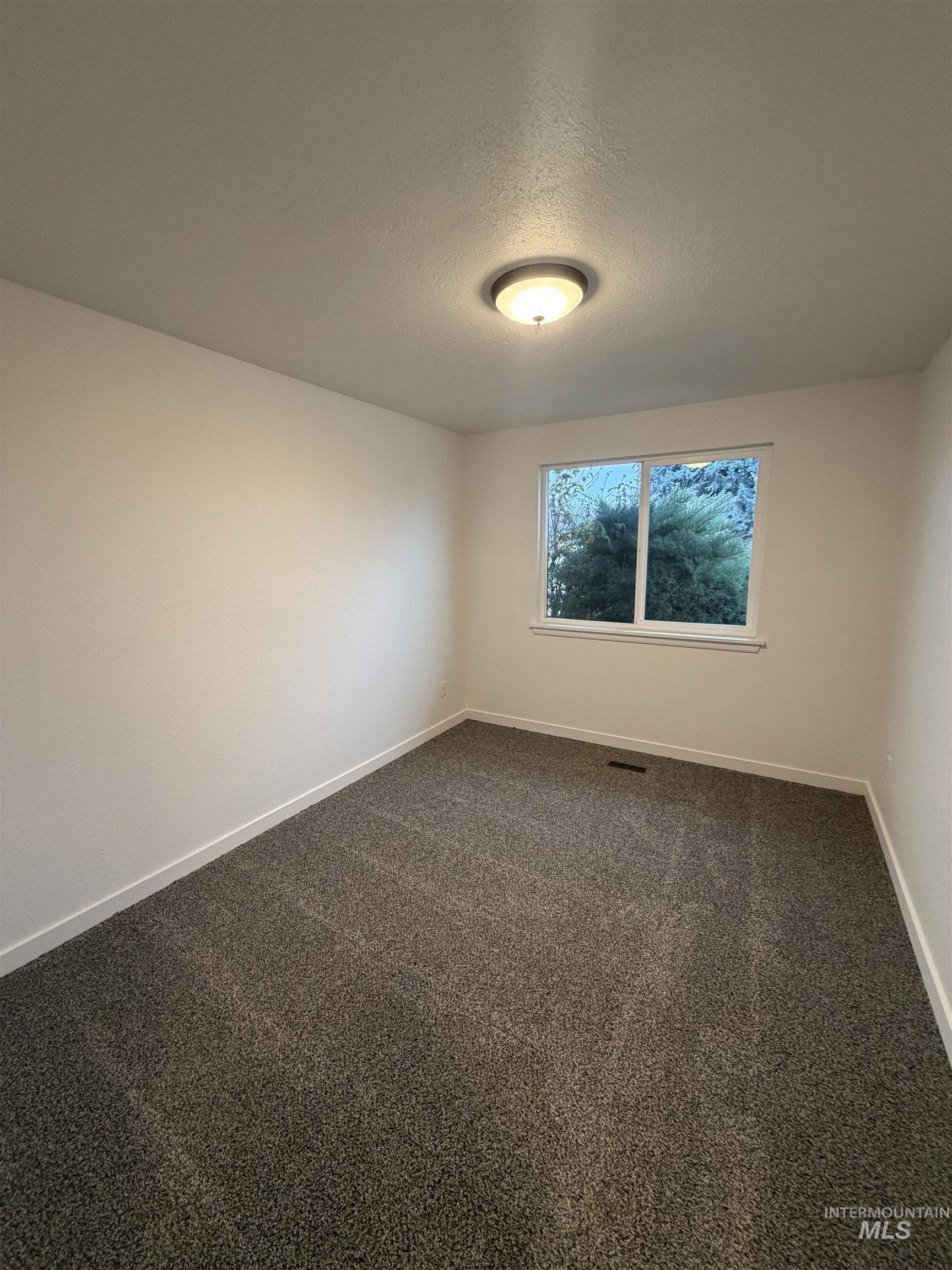 1026 Sweetwood Cir, Nampa, Idaho 83651, 3 Bedrooms, 1 Bathroom, Residential For Sale, Price $324,900,MLS 98972268