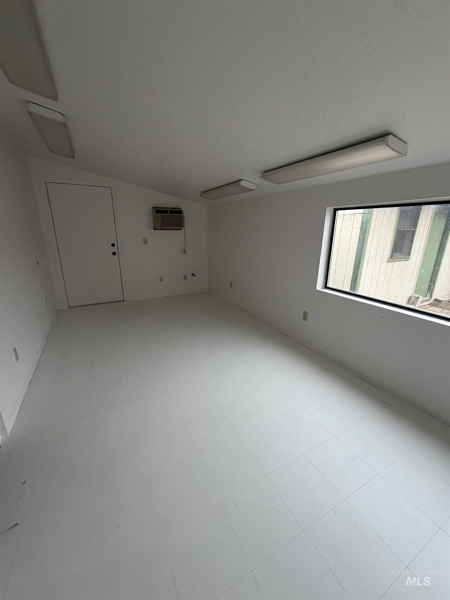 1026 Sweetwood Cir, Nampa, Idaho 83651, 3 Bedrooms, 1 Bathroom, Residential For Sale, Price $324,900,MLS 98972268