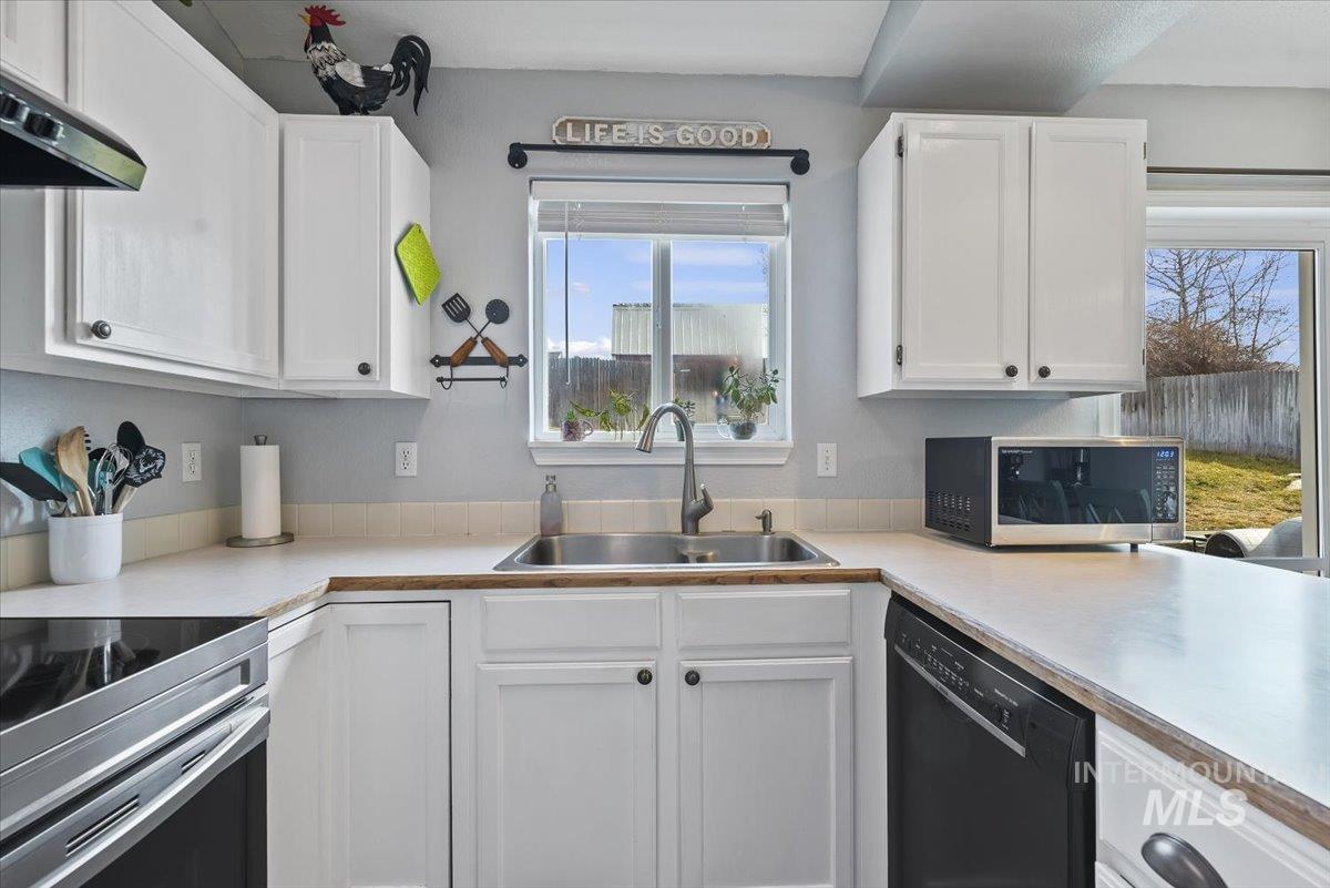 58 S Peppermint Dr, Nampa, Idaho 83687, 3 Bedrooms, 2 Bathrooms, Residential For Sale, Price $355,000,MLS 98972269