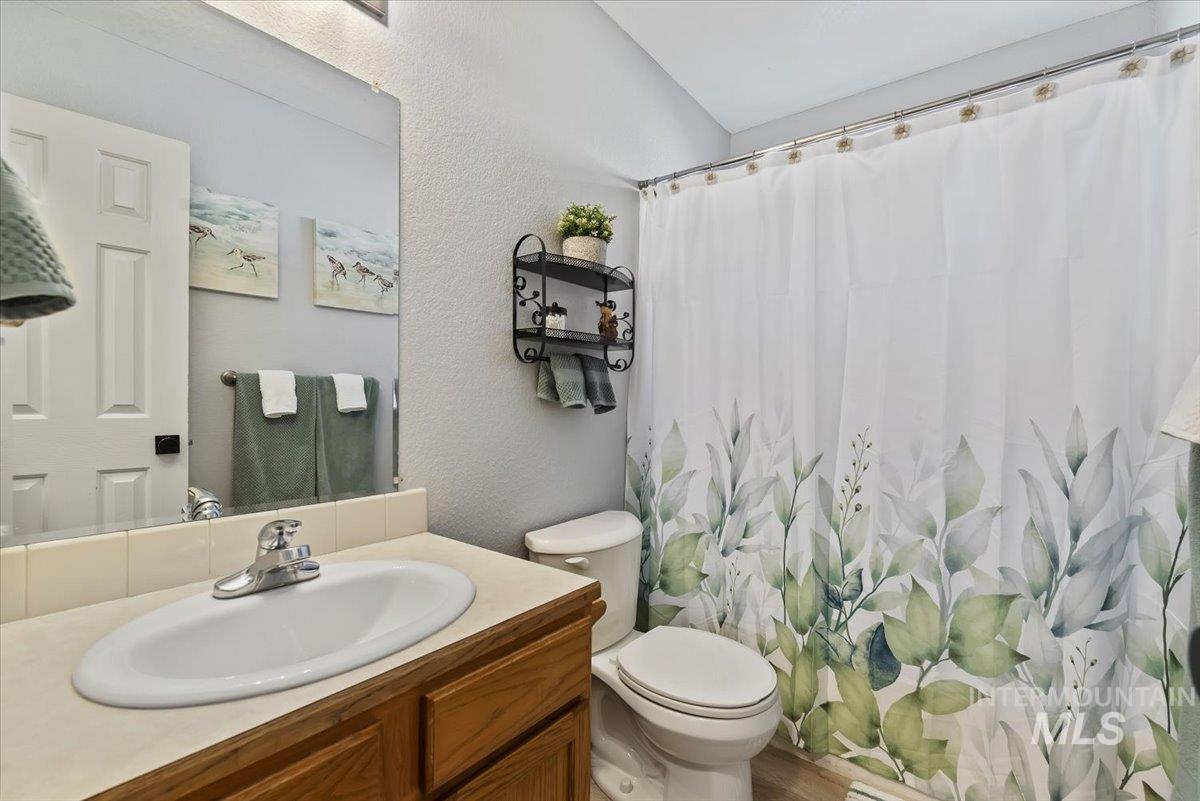 58 S Peppermint Dr, Nampa, Idaho 83687, 3 Bedrooms, 2 Bathrooms, Residential For Sale, Price $355,000,MLS 98972269