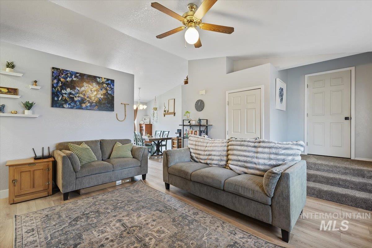 58 S Peppermint Dr, Nampa, Idaho 83687, 3 Bedrooms, 2 Bathrooms, Residential For Sale, Price $355,000,MLS 98972269