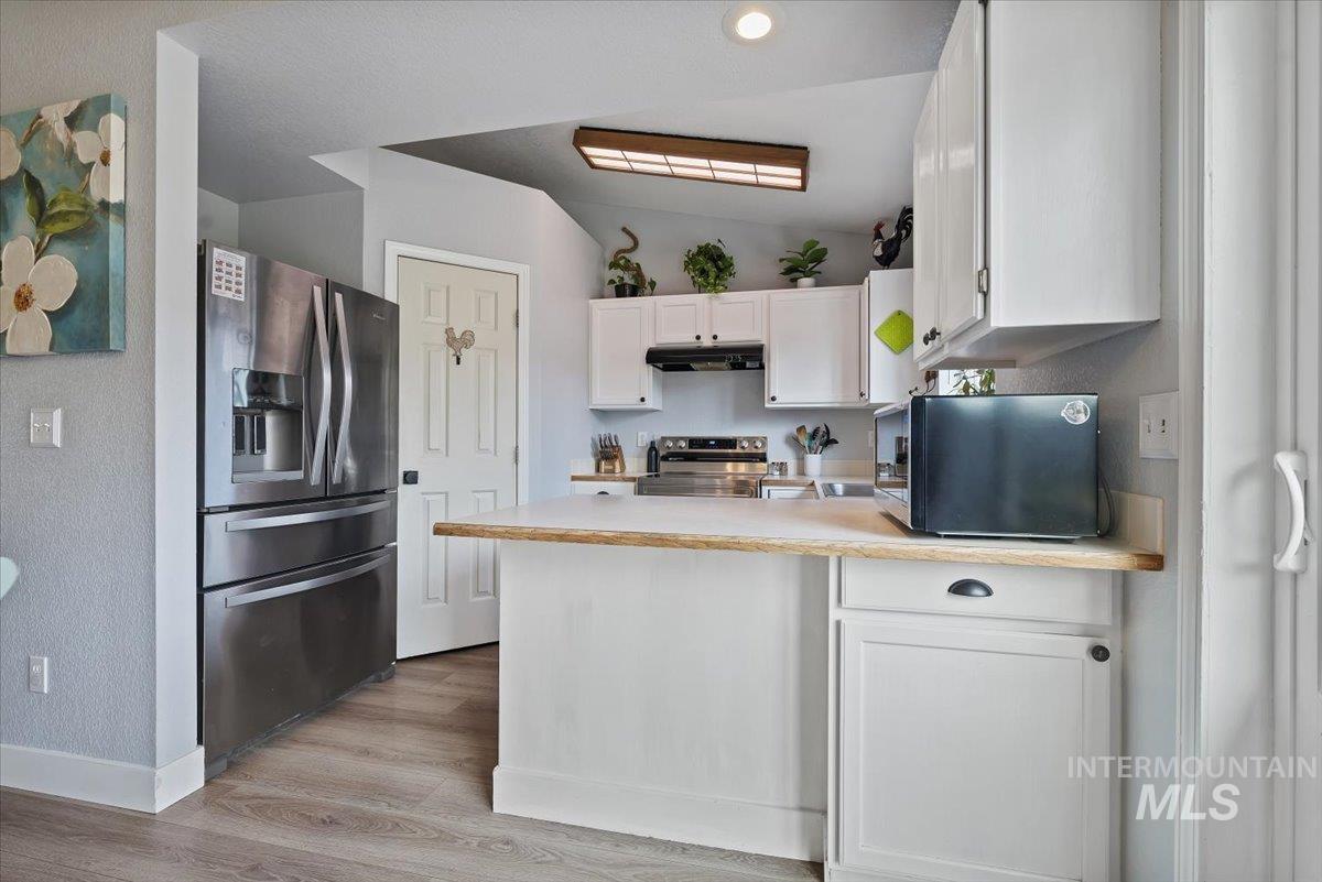 58 S Peppermint Dr, Nampa, Idaho 83687, 3 Bedrooms, 2 Bathrooms, Residential For Sale, Price $355,000,MLS 98972269