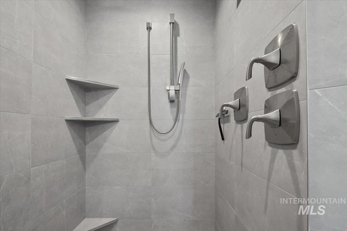 2260 E Timber Trail St, Kuna, Idaho 83634, 4 Bedrooms, 3.5 Bathrooms, Residential For Sale, Price $1,099,990,MLS 98972270