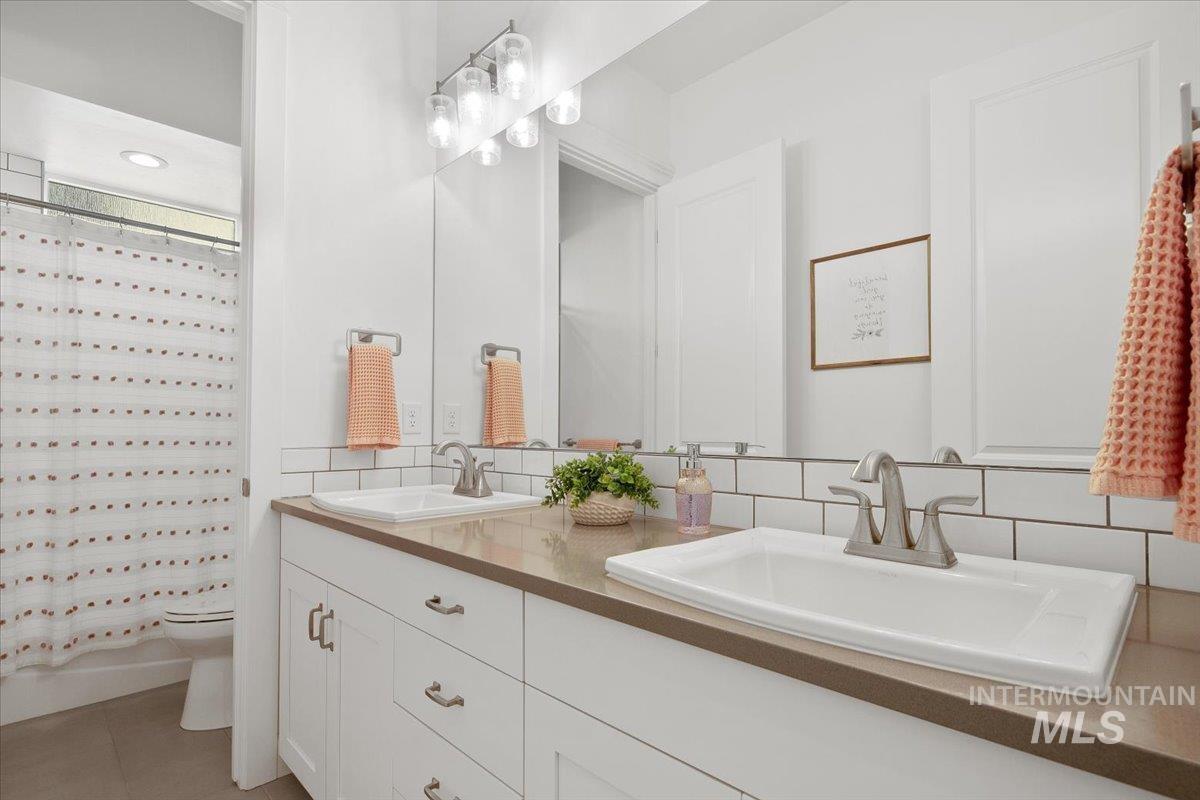 2260 E Timber Trail St, Kuna, Idaho 83634, 4 Bedrooms, 3.5 Bathrooms, Residential For Sale, Price $1,099,990,MLS 98972270