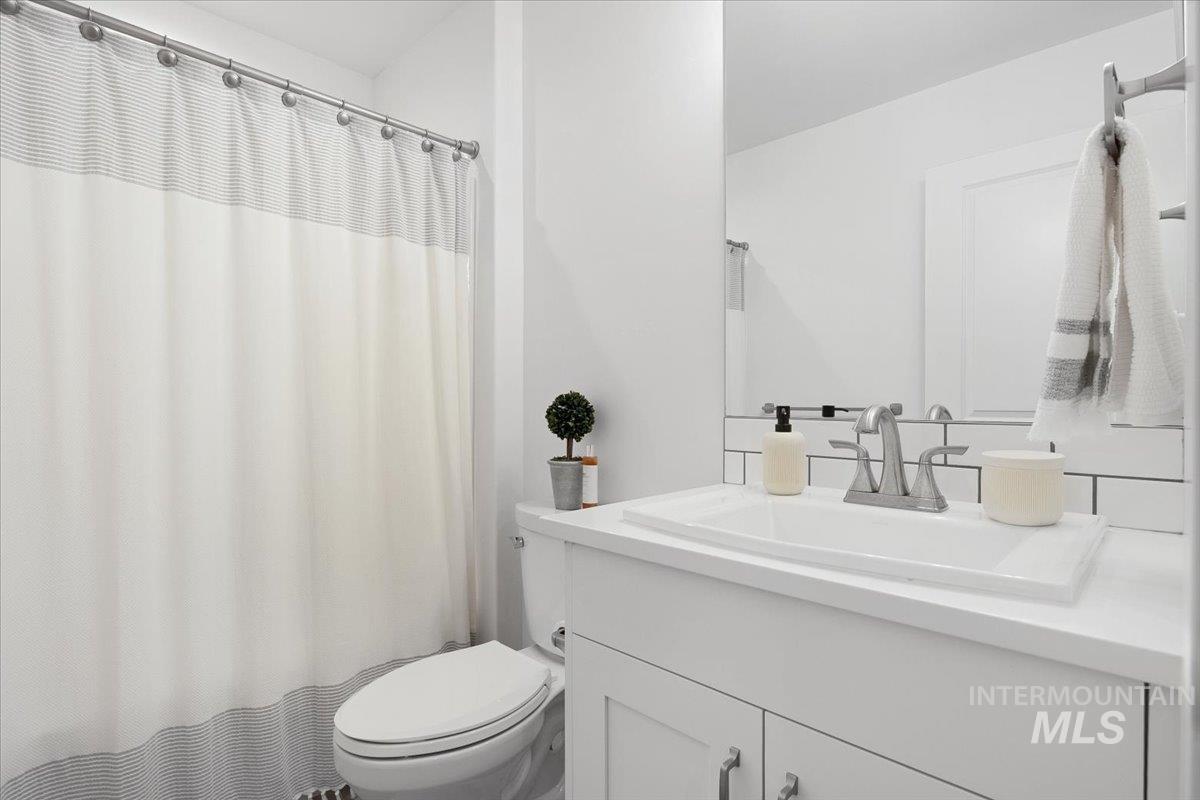 2260 E Timber Trail St, Kuna, Idaho 83634, 4 Bedrooms, 3.5 Bathrooms, Residential For Sale, Price $1,099,990,MLS 98972270