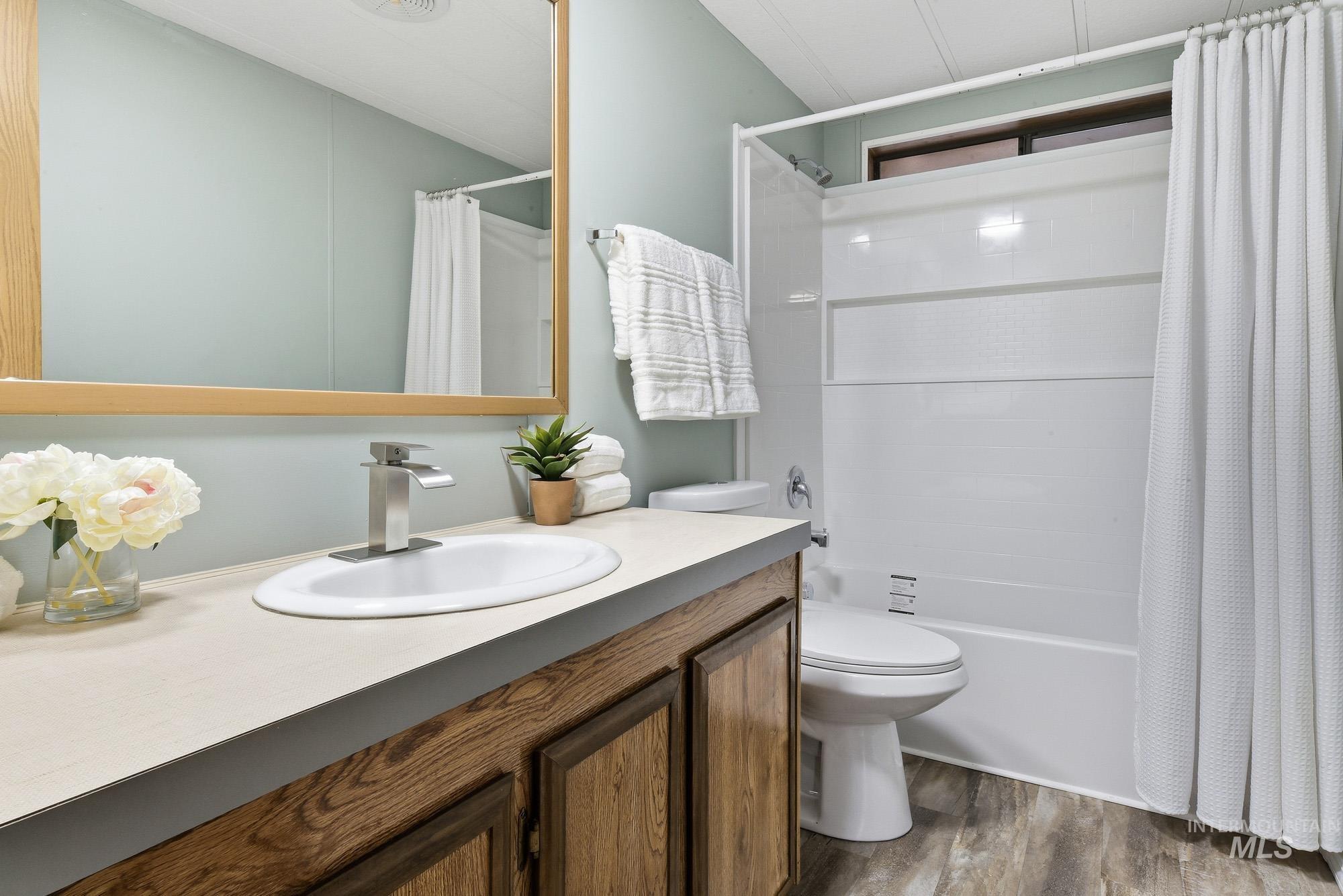 1907 W Flamingo Ave Unit 43, Nampa, Idaho 83651-1680, 3 Bedrooms, 2 Bathrooms, Residential For Sale, Price $189,980,MLS 98972271