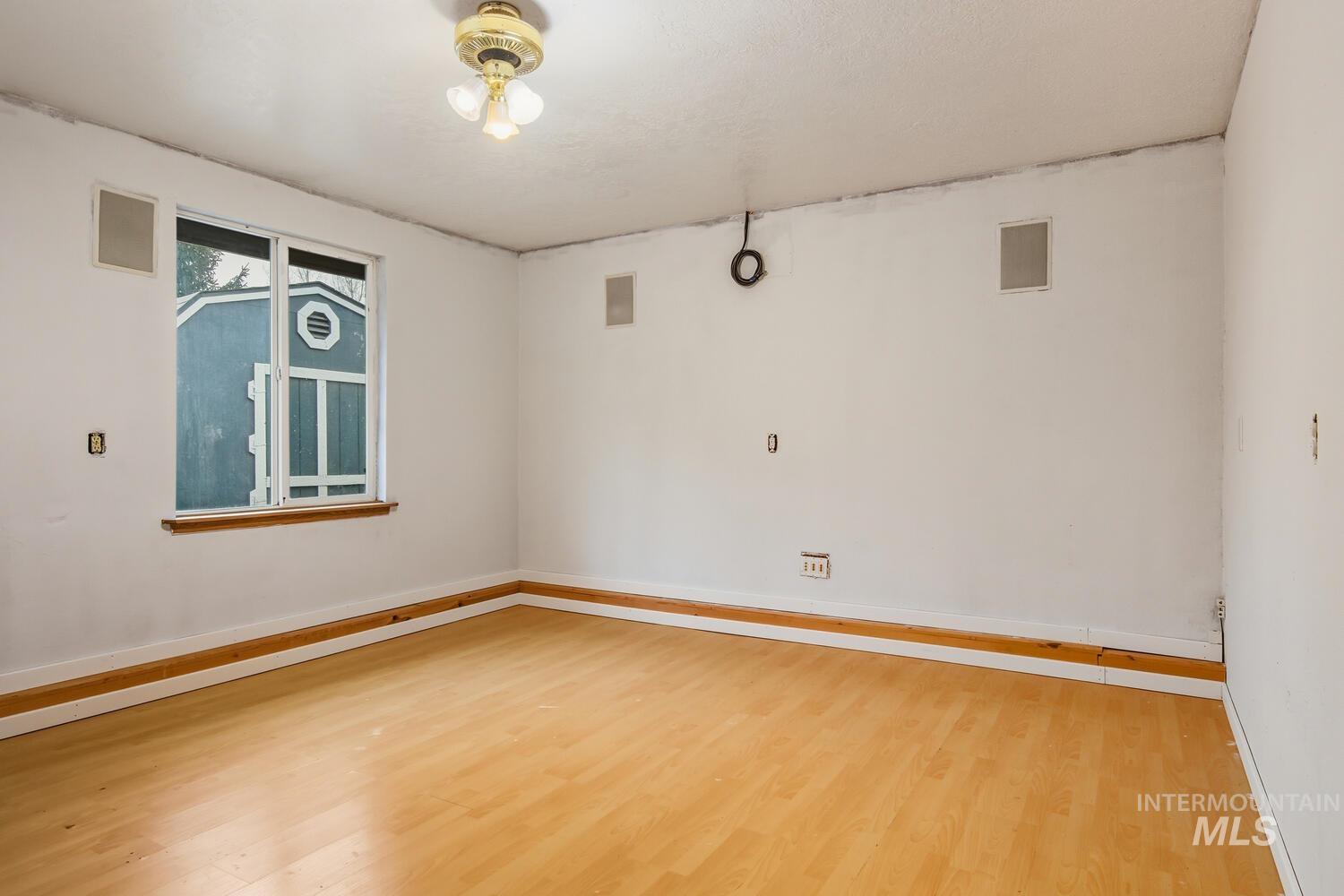 1052 NW 5th Ave, Meridian, Idaho 83642, 3 Bedrooms, 2 Bathrooms, Residential For Sale, Price $379,999,MLS 98972272