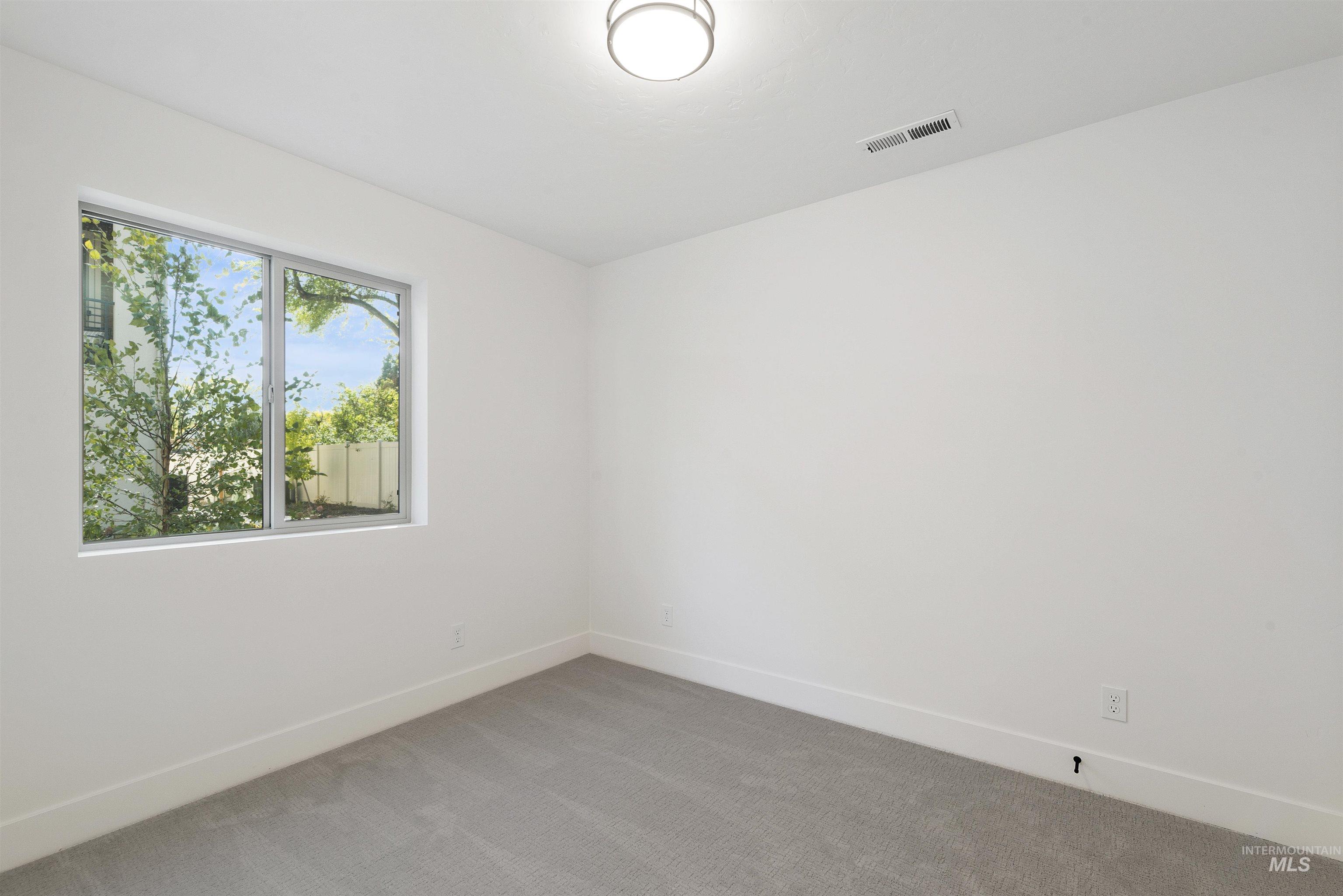 1703 S Rock View Ln, Boise, Idaho 83705, 2 Bedrooms, 2.5 Bathrooms, Residential For Sale, Price $476,880,MLS 98972273