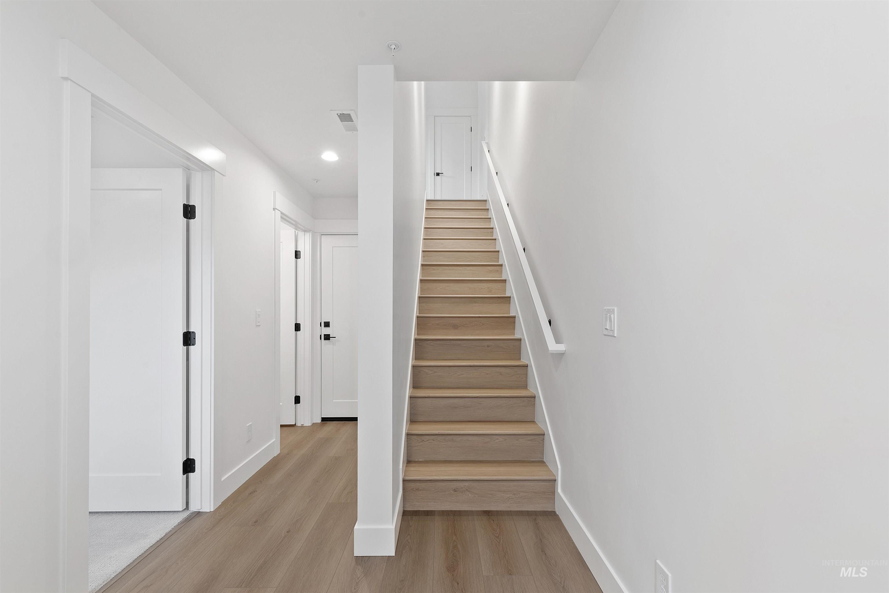 1703 S Rock View Ln, Boise, Idaho 83705, 2 Bedrooms, 2.5 Bathrooms, Residential For Sale, Price $476,880,MLS 98972273