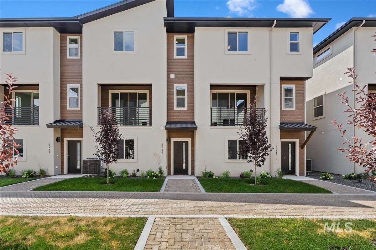 1705 Federal Way, Boise, Idaho 83705, 3 Bedrooms, 3.5 Bathrooms, Residential For Sale, Price $578,880, 98972274