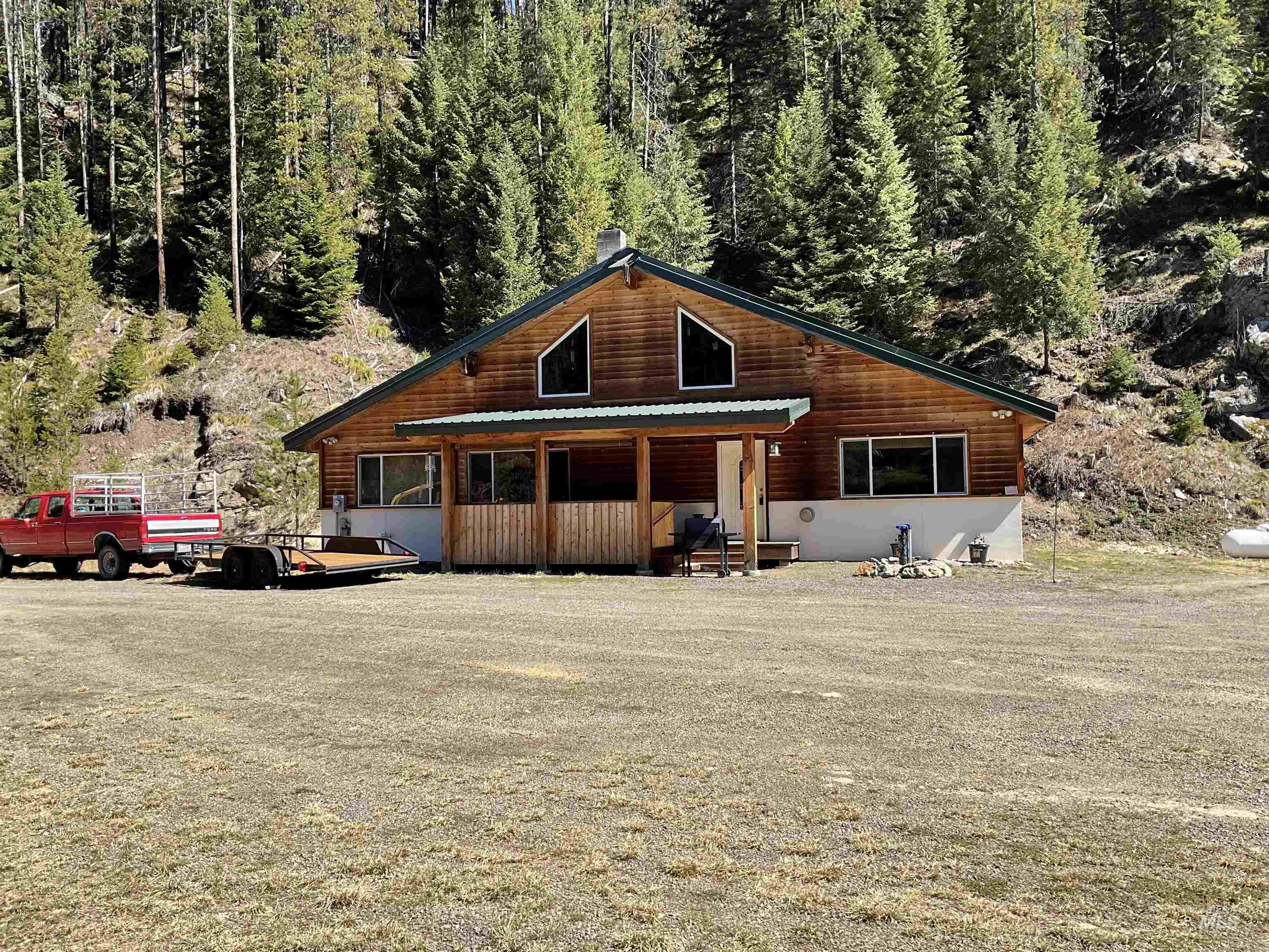 127 Golden Rod Lane, Elk City, Idaho 83525, 2 Bedrooms, 2 Bathrooms, Residential For Sale, Price $460,000,MLS 98972275