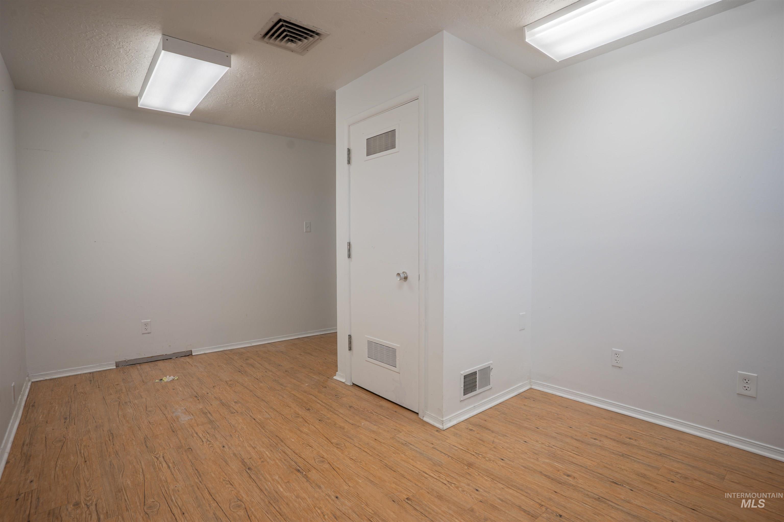 664 Shoup Ave W, Twin Falls, Idaho 83301, 5 Rooms, Business/Commercial For Sale, Price $11,940,MLS 98972276