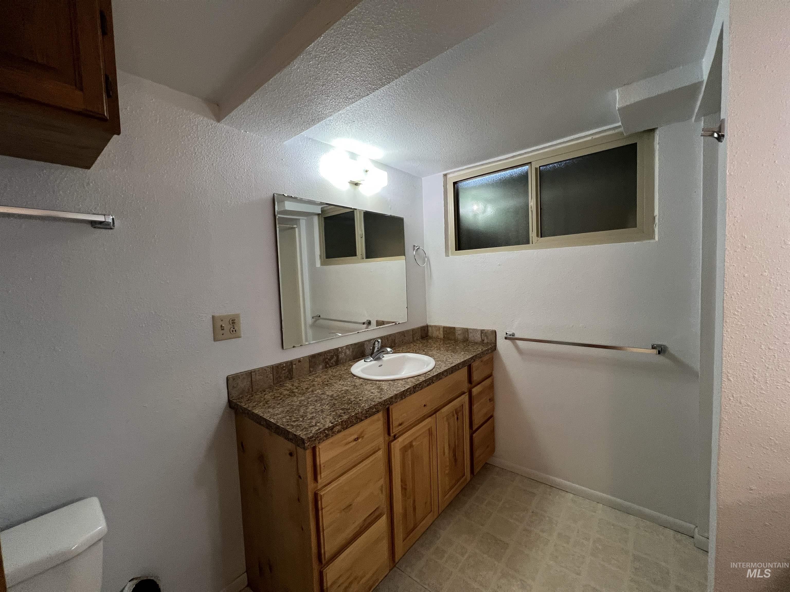 2405 Sunset #2, Ontario, Oregon 97914, 2 Bedrooms, 1 Bathroom, Rental For Rent, Price $1,295,MLS 98972279