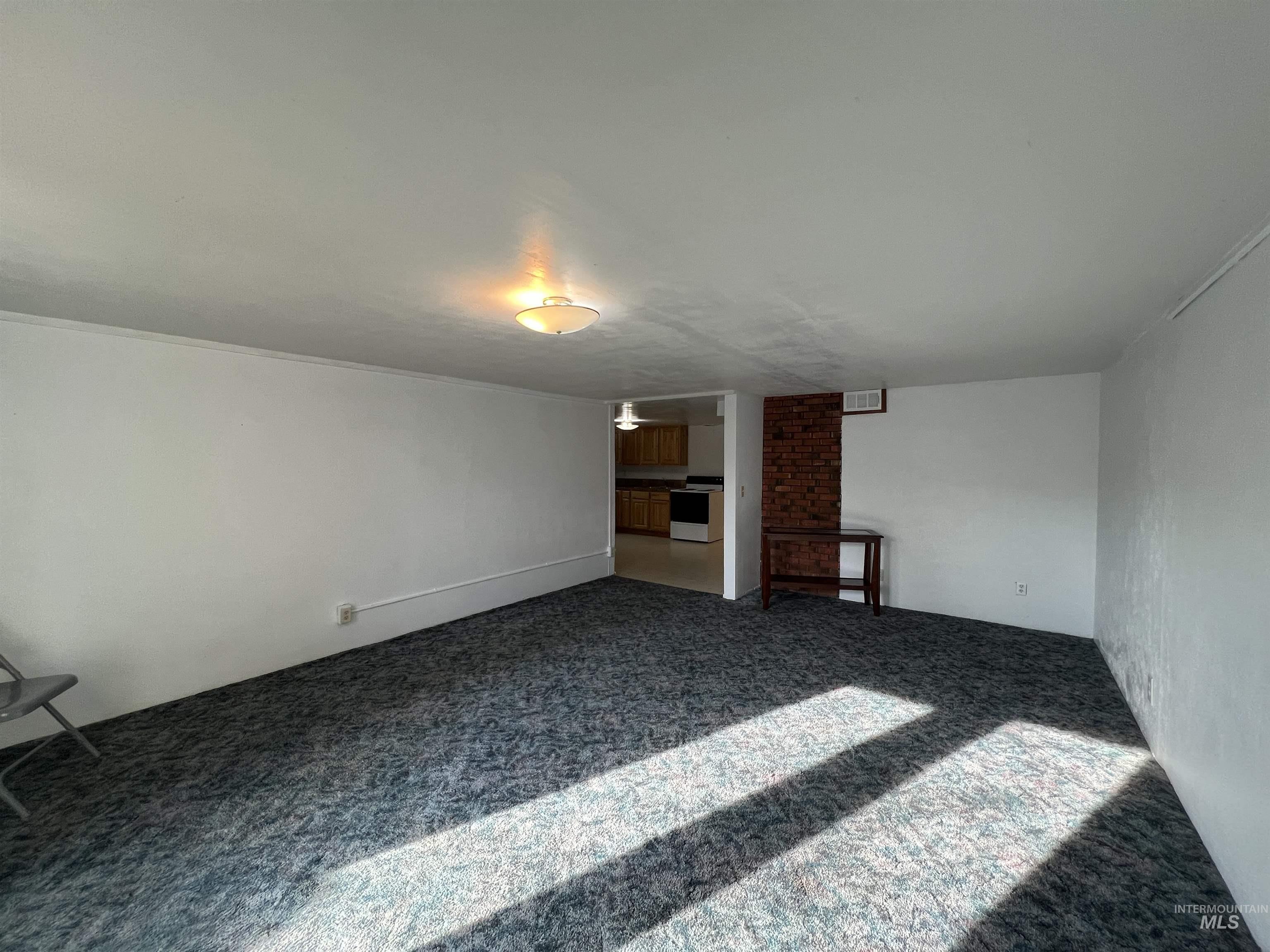 2405 Sunset #2, Ontario, Oregon 97914, 2 Bedrooms, 1 Bathroom, Rental For Rent, Price $1,295,MLS 98972279