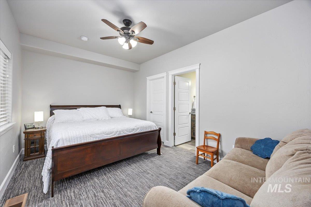 900 Glen Eagle Dr, Jerome, Idaho 83338, 4 Bedrooms, 3.5 Bathrooms, Residential For Sale, Price $535,750,MLS 98972281