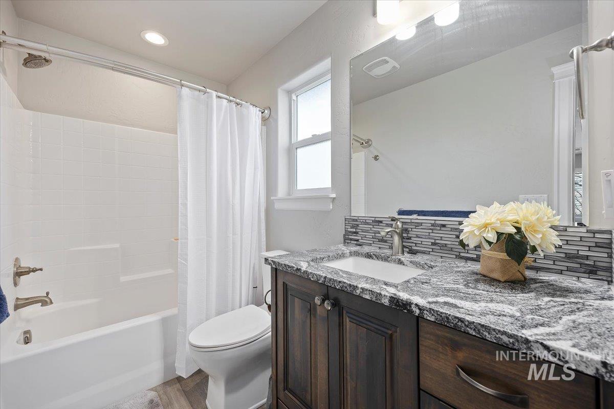 900 Glen Eagle Dr, Jerome, Idaho 83338, 4 Bedrooms, 3.5 Bathrooms, Residential For Sale, Price $535,750,MLS 98972281