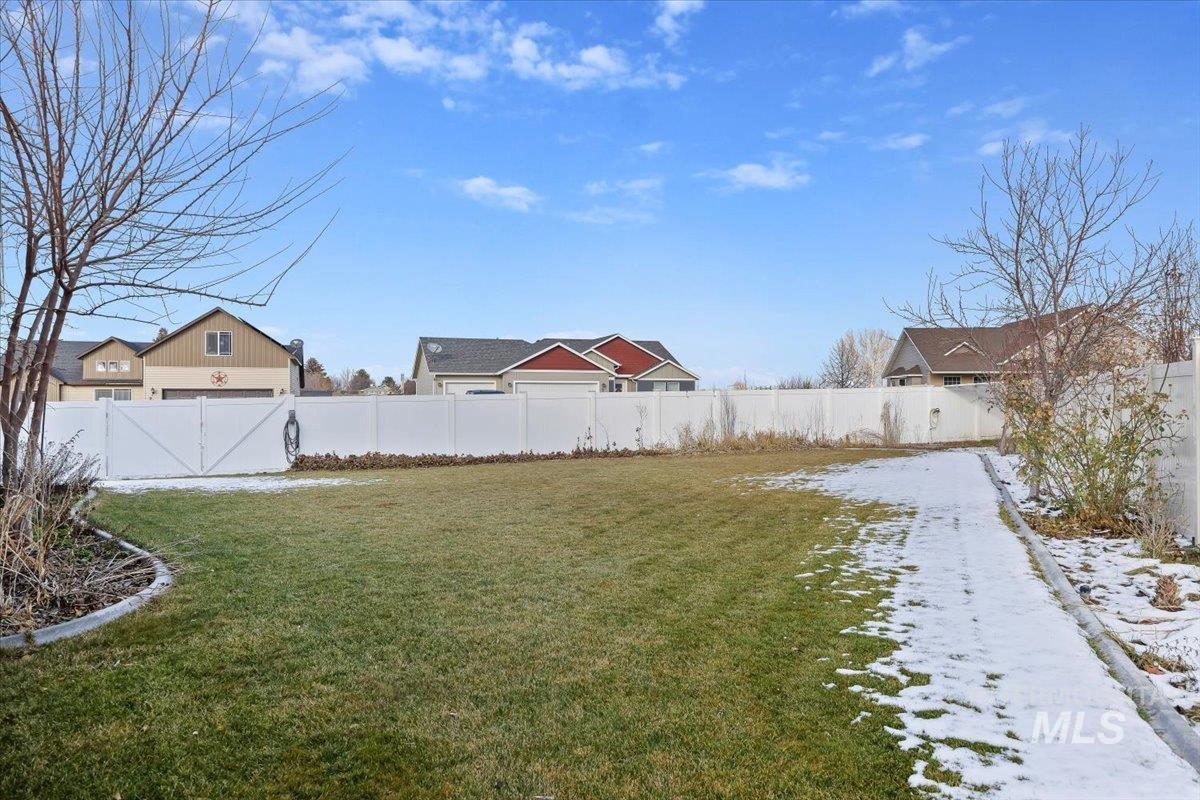 900 Glen Eagle Dr, Jerome, Idaho 83338, 4 Bedrooms, 3.5 Bathrooms, Residential For Sale, Price $535,750,MLS 98972281