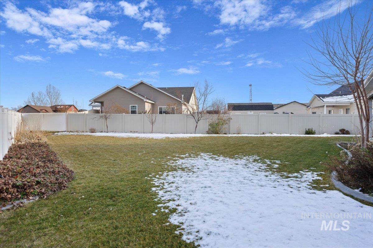 900 Glen Eagle Dr, Jerome, Idaho 83338, 4 Bedrooms, 3.5 Bathrooms, Residential For Sale, Price $535,750,MLS 98972281