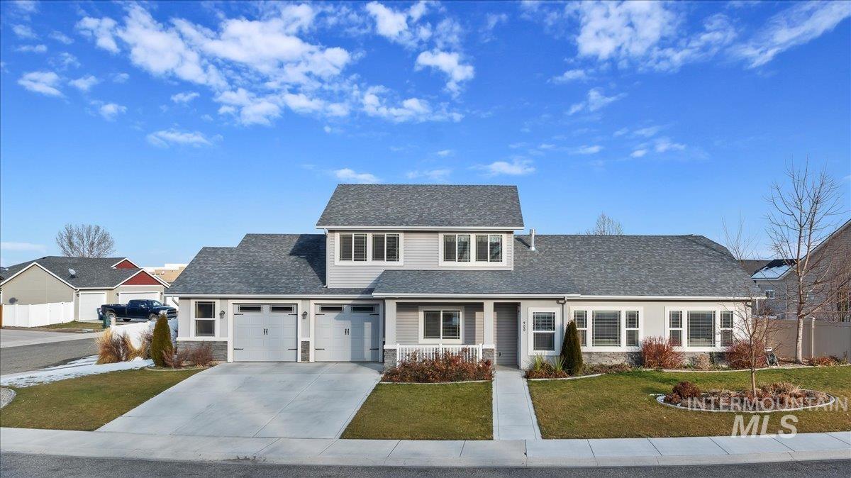 900 Glen Eagle Dr, Jerome, Idaho 83338, 4 Bedrooms, 3.5 Bathrooms, Residential For Sale, Price $535,750,MLS 98972281