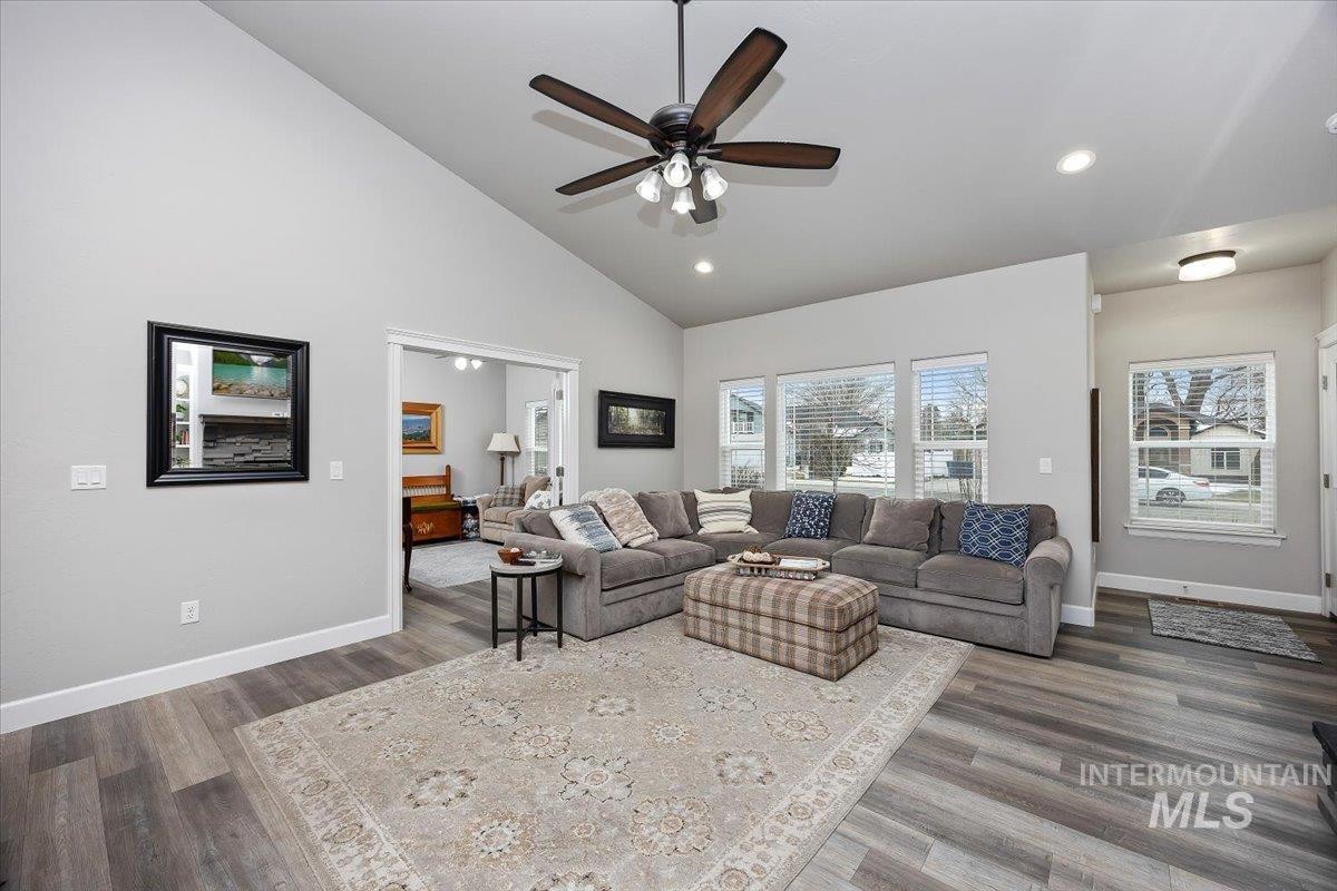 900 Glen Eagle Dr, Jerome, Idaho 83338, 4 Bedrooms, 3.5 Bathrooms, Residential For Sale, Price $535,750,MLS 98972281