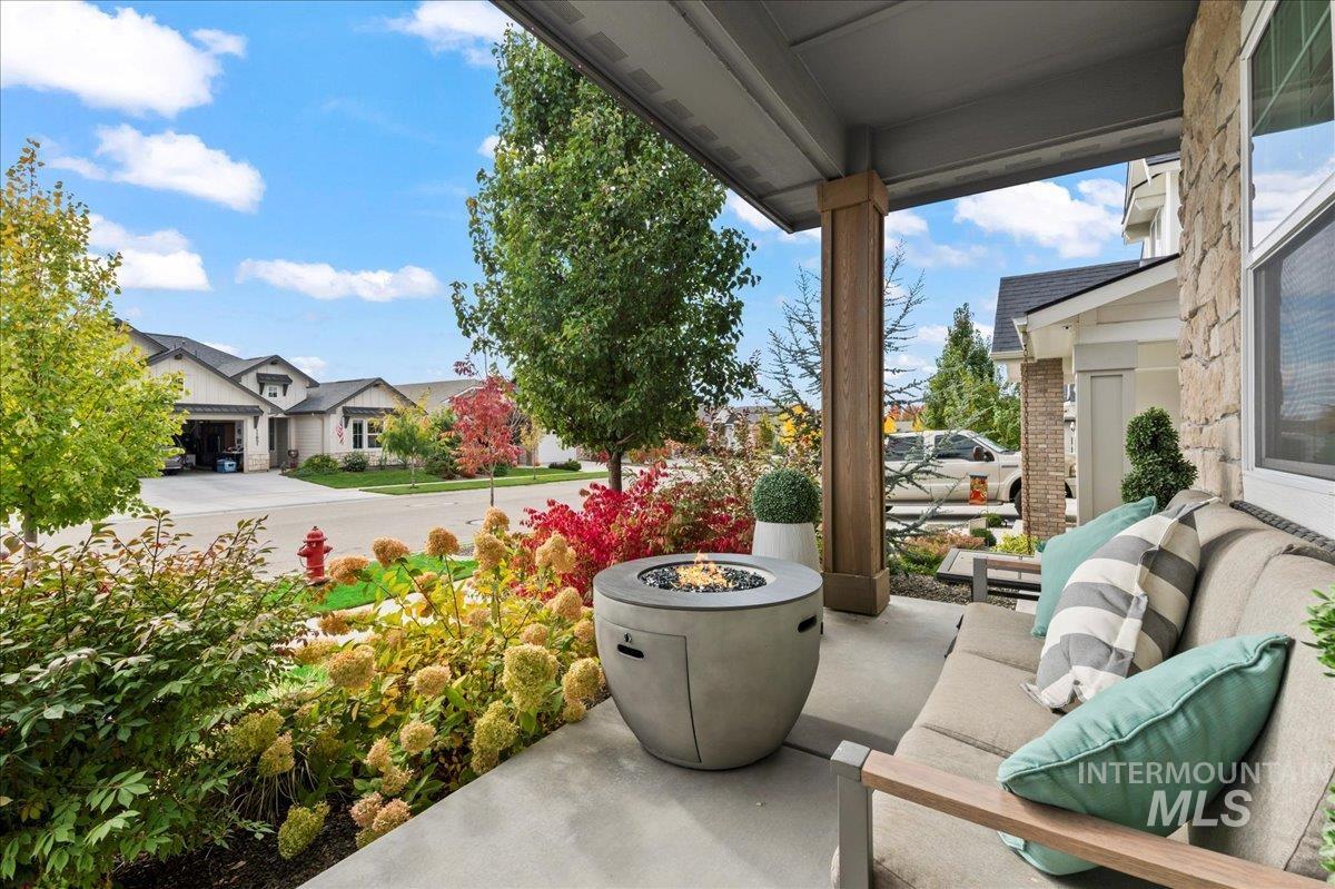 11634 W Lilium Street, Star, Idaho 83669, 4 Bedrooms, 3.5 Bathrooms, Residential For Sale, Price $809,900,MLS 98972283