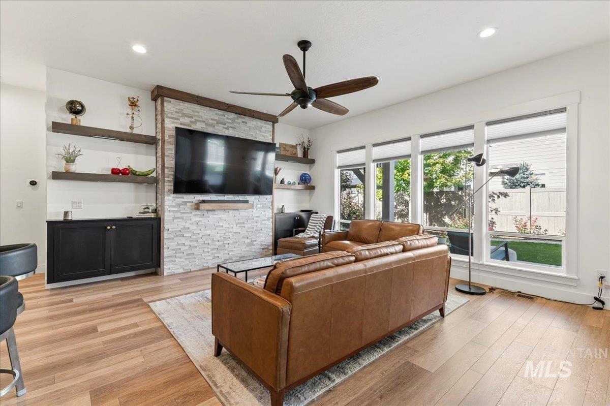 11634 W Lilium Street, Star, Idaho 83669, 4 Bedrooms, 3.5 Bathrooms, Residential For Sale, Price $809,900,MLS 98972283