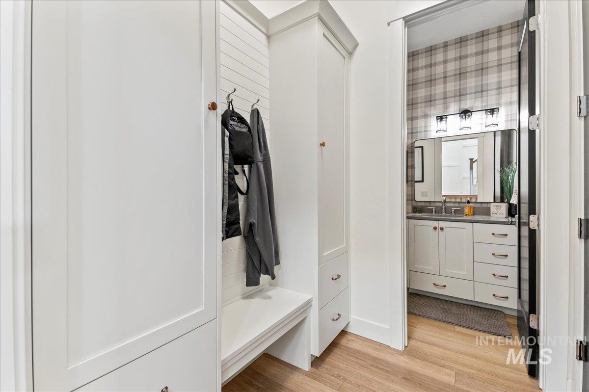 11634 W Lilium Street, Star, Idaho 83669, 4 Bedrooms, 3.5 Bathrooms, Residential For Sale, Price $809,900,MLS 98972283