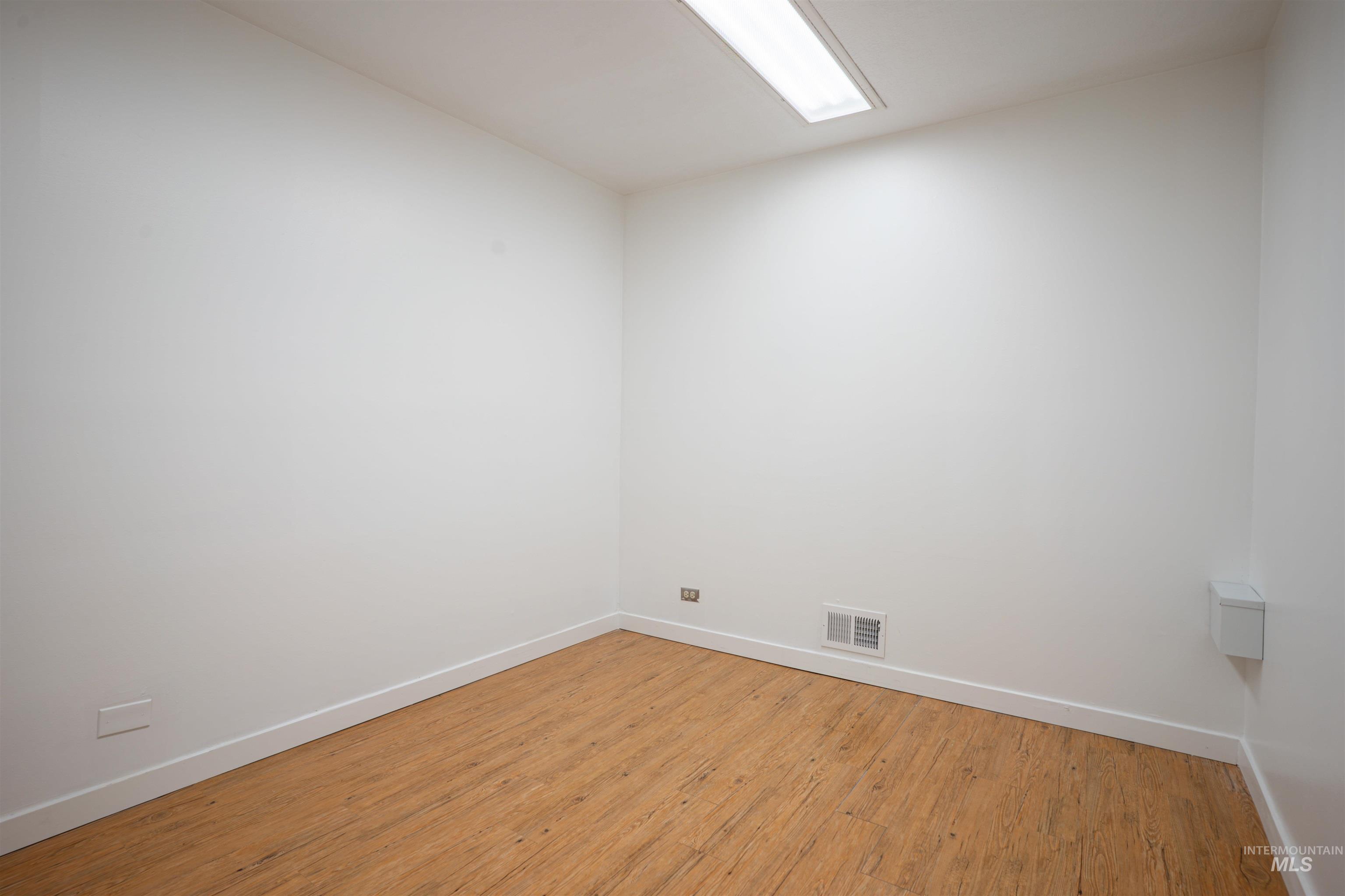 664 Shoup Ave W, Twin Falls, Idaho 83301, 30 Rooms, Business/Commercial For Sale, Price $23,940,MLS 98972284