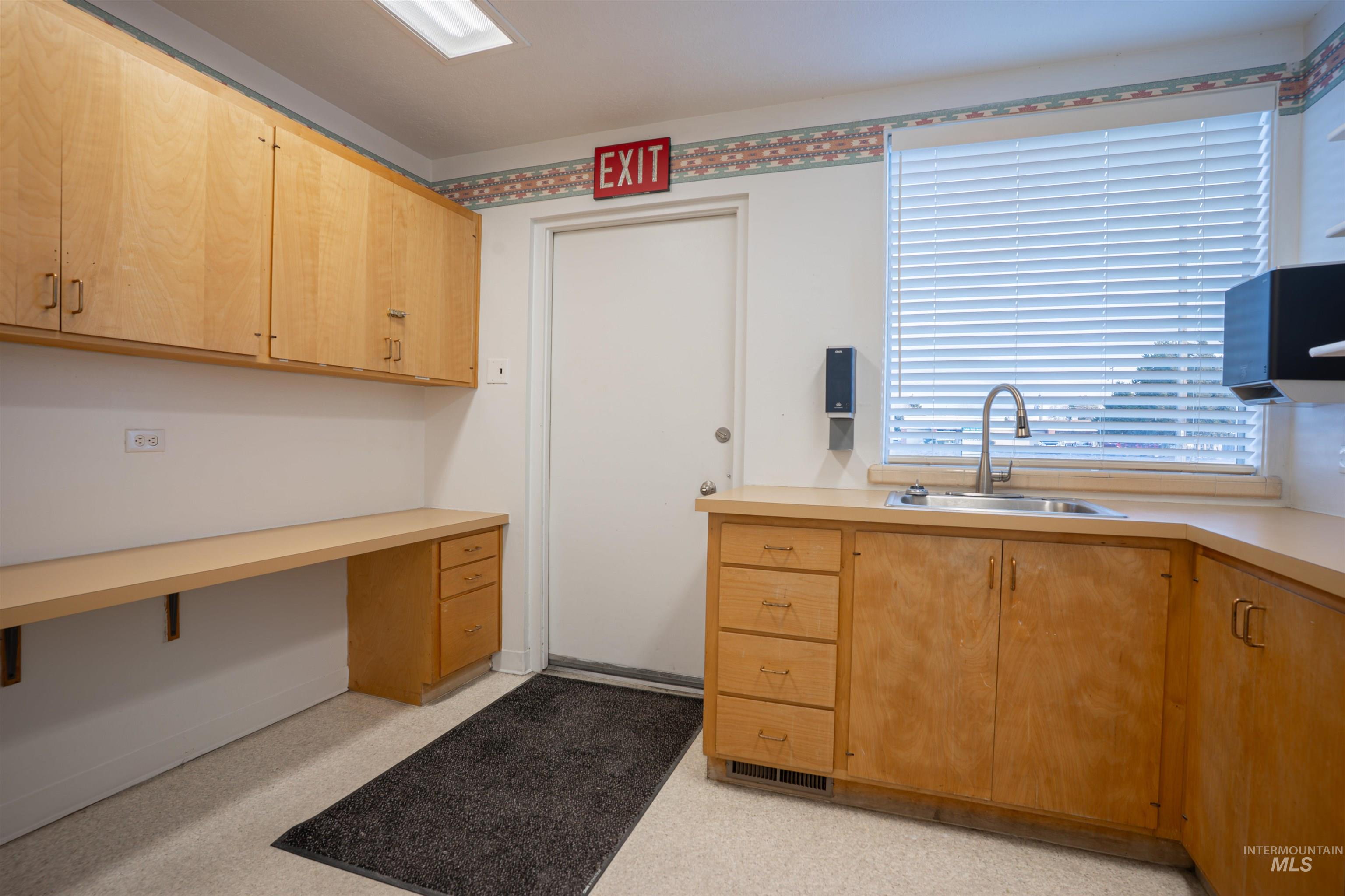 664 Shoup Ave W, Twin Falls, Idaho 83301, 30 Rooms, Business/Commercial For Sale, Price $23,940,MLS 98972284