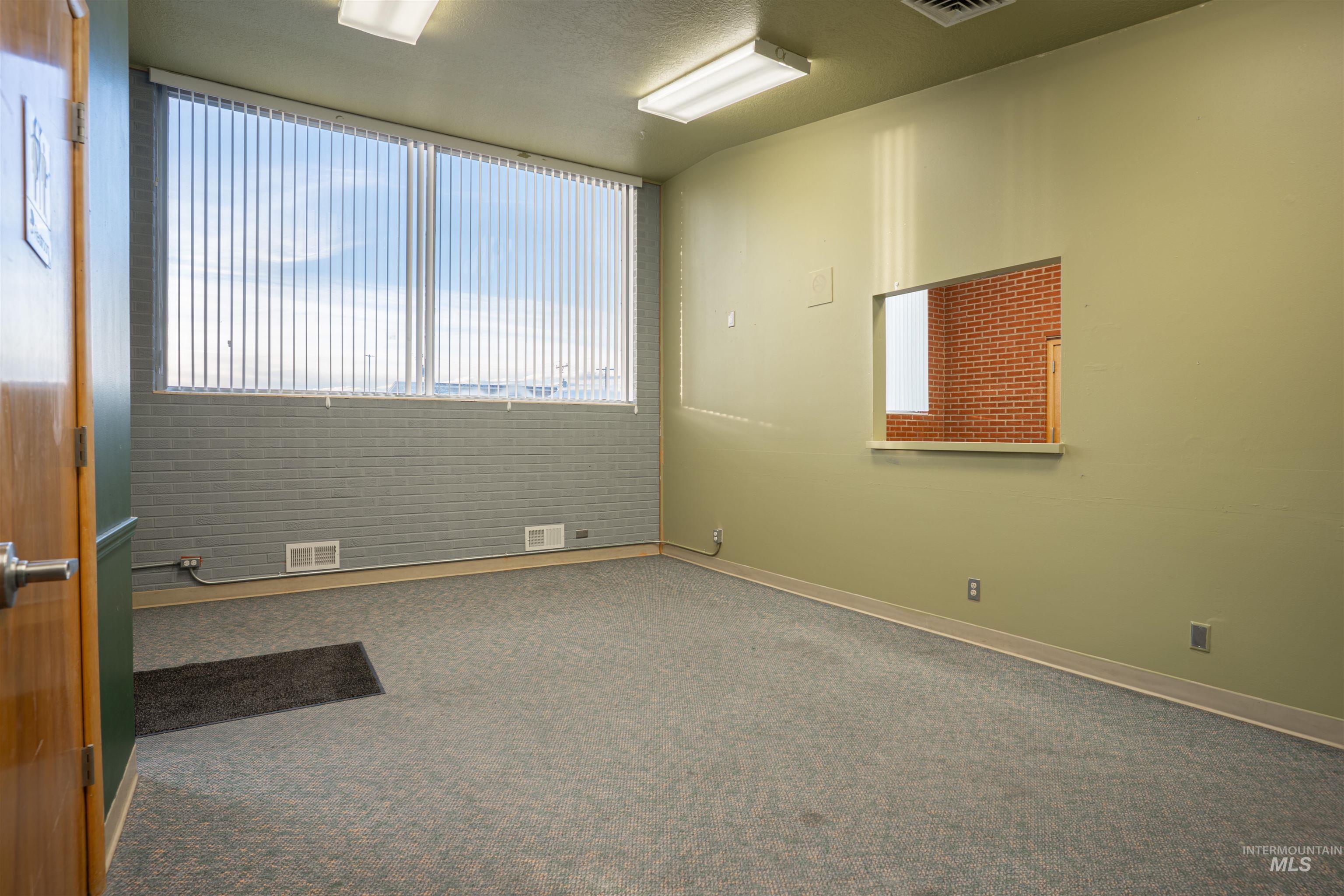 664 Shoup Ave W, Twin Falls, Idaho 83301, 30 Rooms, Business/Commercial For Sale, Price $23,940,MLS 98972284