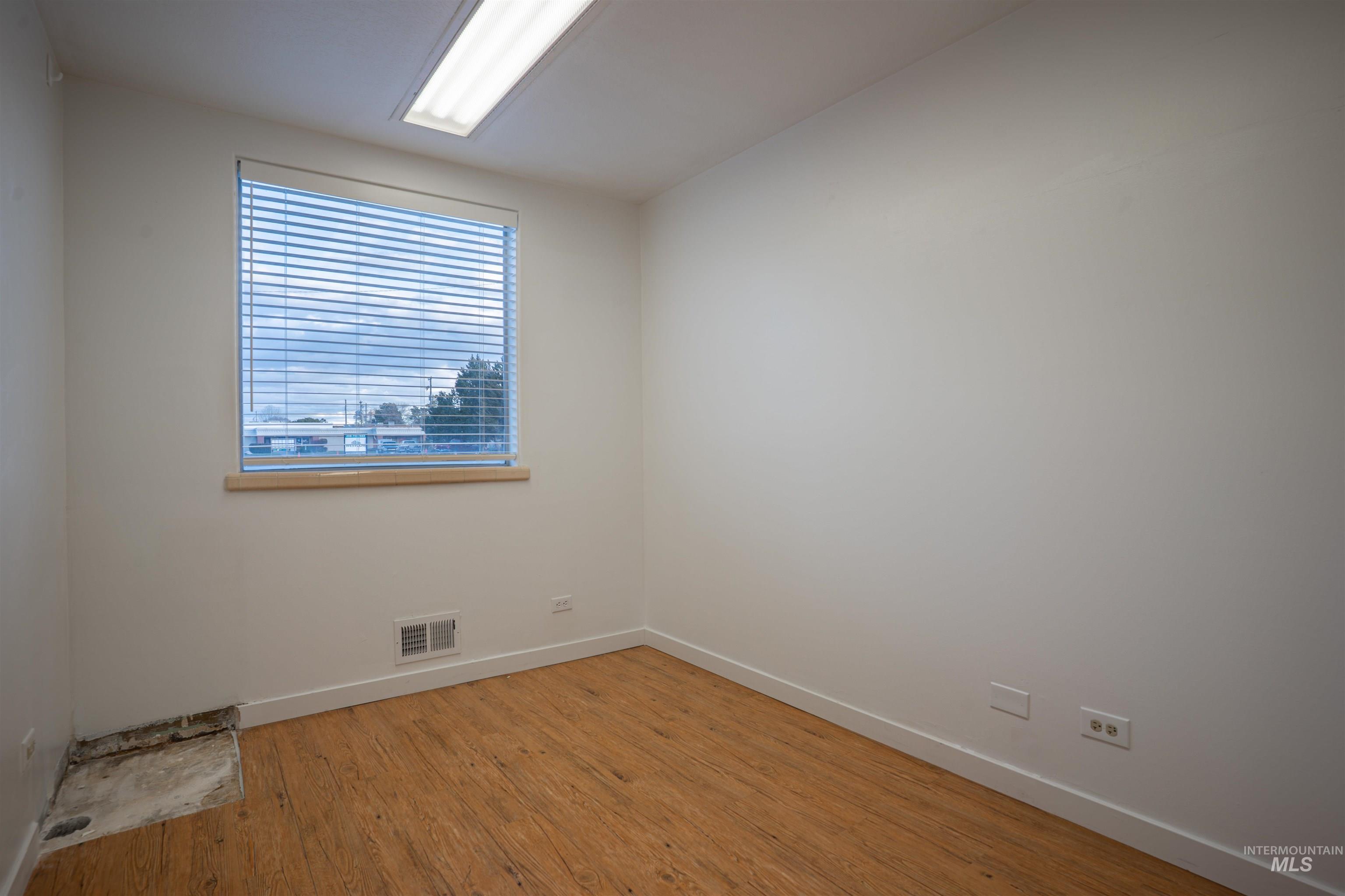 664 Shoup Ave W, Twin Falls, Idaho 83301, 30 Rooms, Business/Commercial For Sale, Price $23,940,MLS 98972284