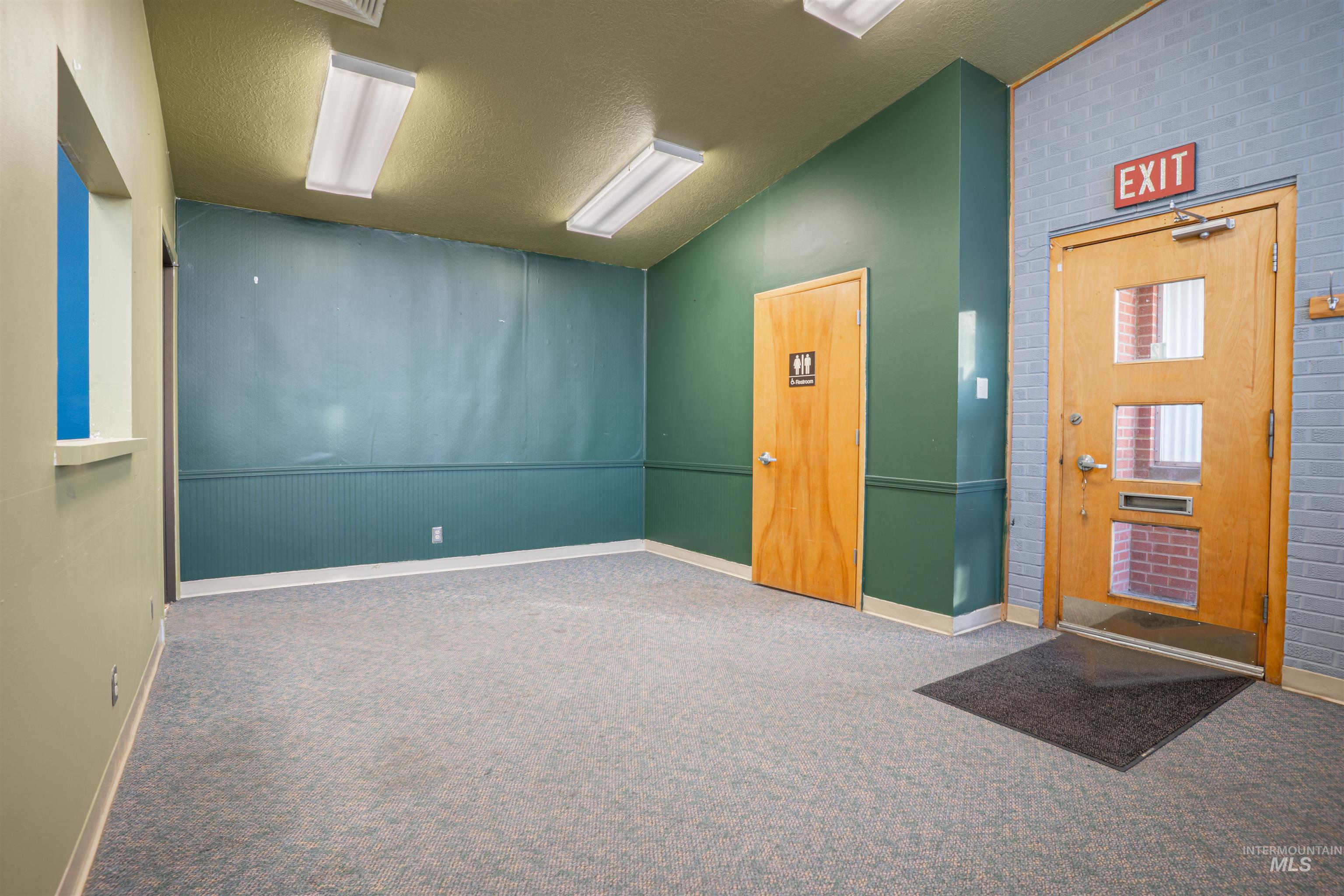 664 Shoup Ave W, Twin Falls, Idaho 83301, 30 Rooms, Business/Commercial For Sale, Price $23,940,MLS 98972284