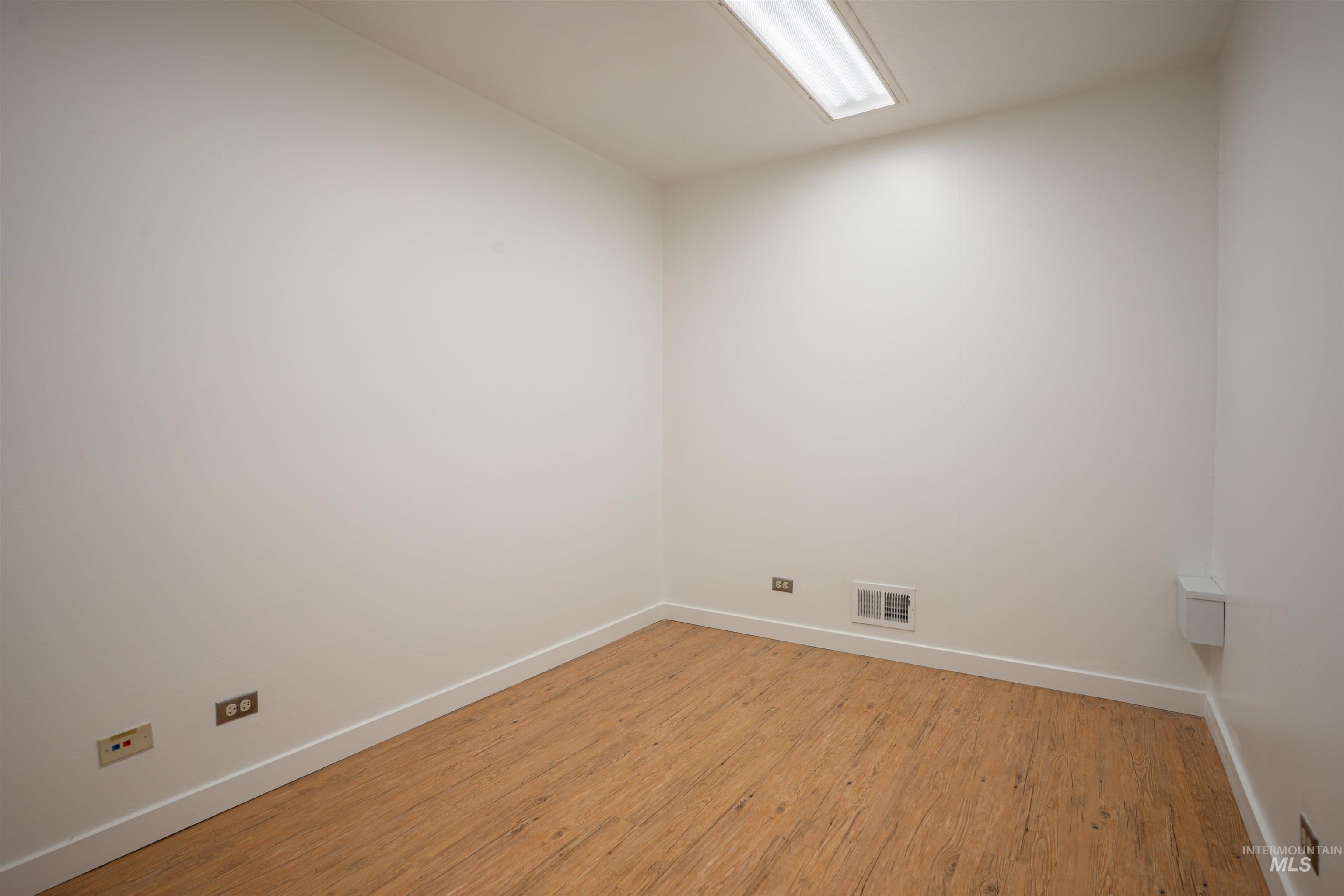 664 Shoup Ave W, Twin Falls, Idaho 83301, 30 Rooms, Business/Commercial For Sale, Price $23,940,MLS 98972284