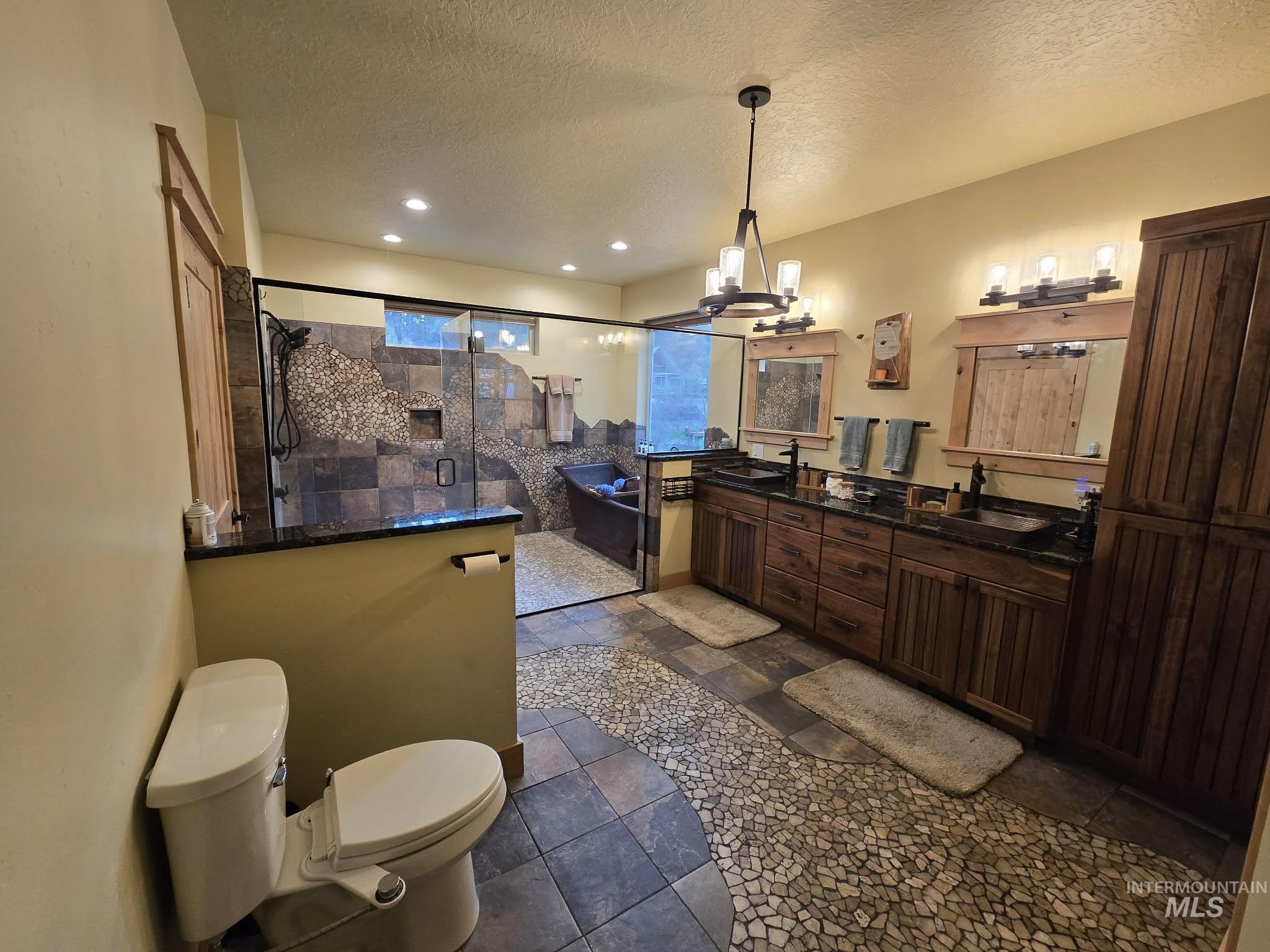 36 Kevins Way, Garden Valley, Idaho 83622-5233, 4 Bedrooms, 4.5 Bathrooms, Residential For Sale, Price $2,499,000,MLS 98972285