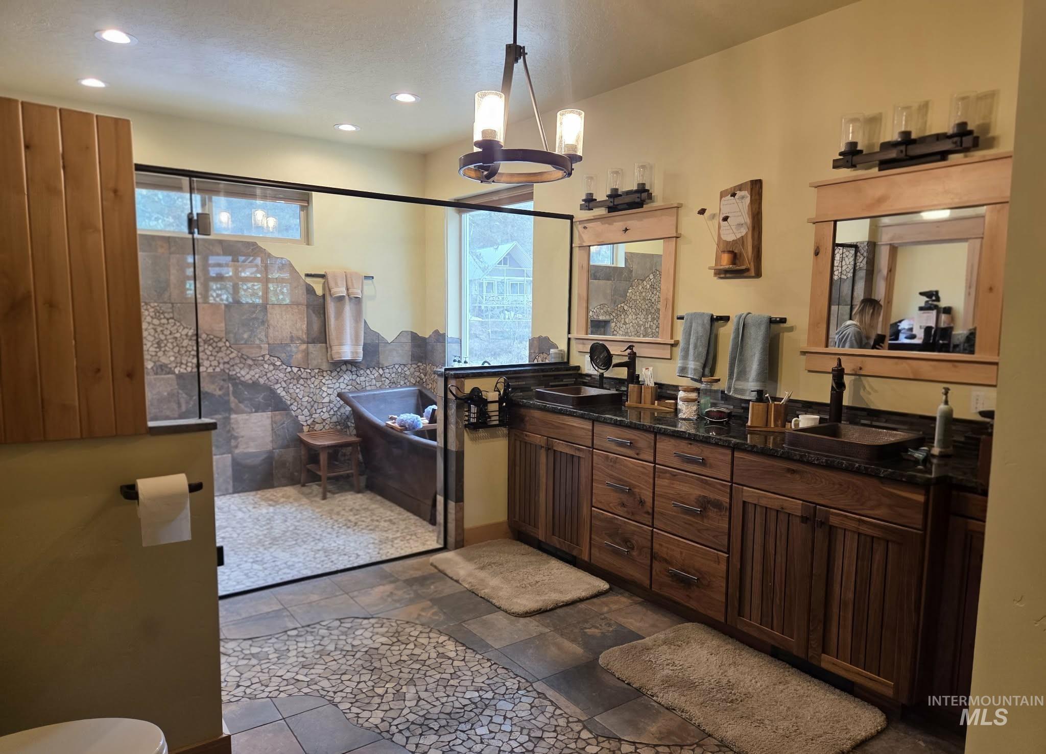 36 Kevins, Garden Valley, Idaho 83622-5233, 4 Bedrooms, 4.5 Bathrooms, Residential For Sale, Price $2,499,999,MLS 98972285