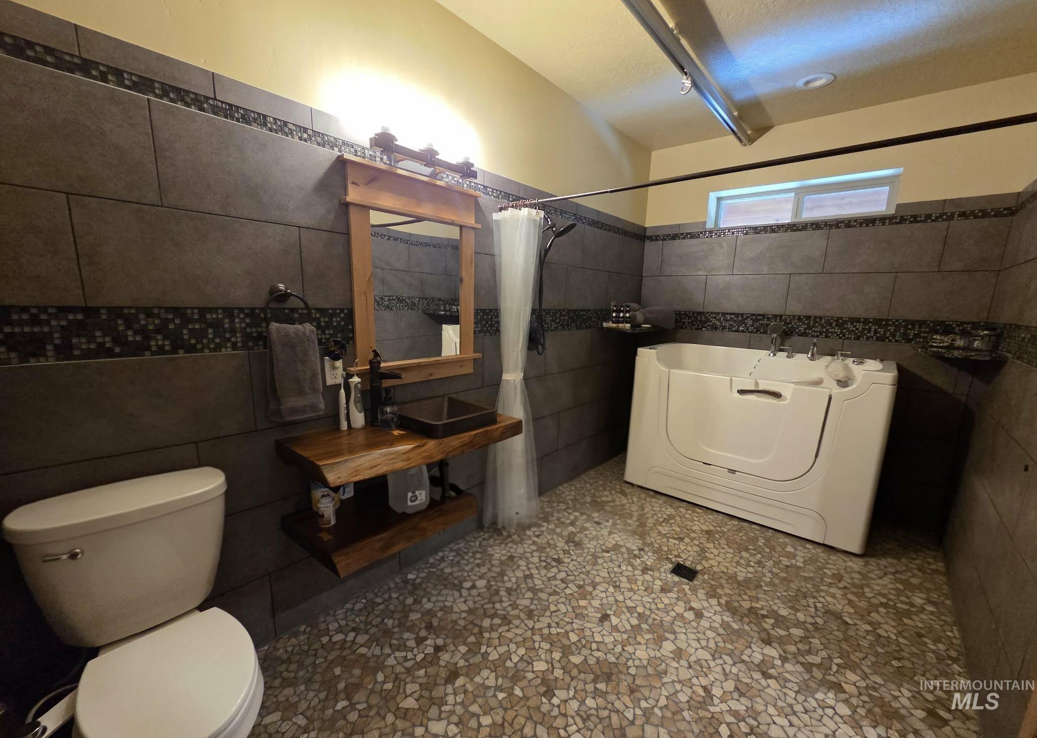 36 Kevins, Garden Valley, Idaho 83622-5233, 4 Bedrooms, 4.5 Bathrooms, Residential For Sale, Price $2,499,999,MLS 98972285