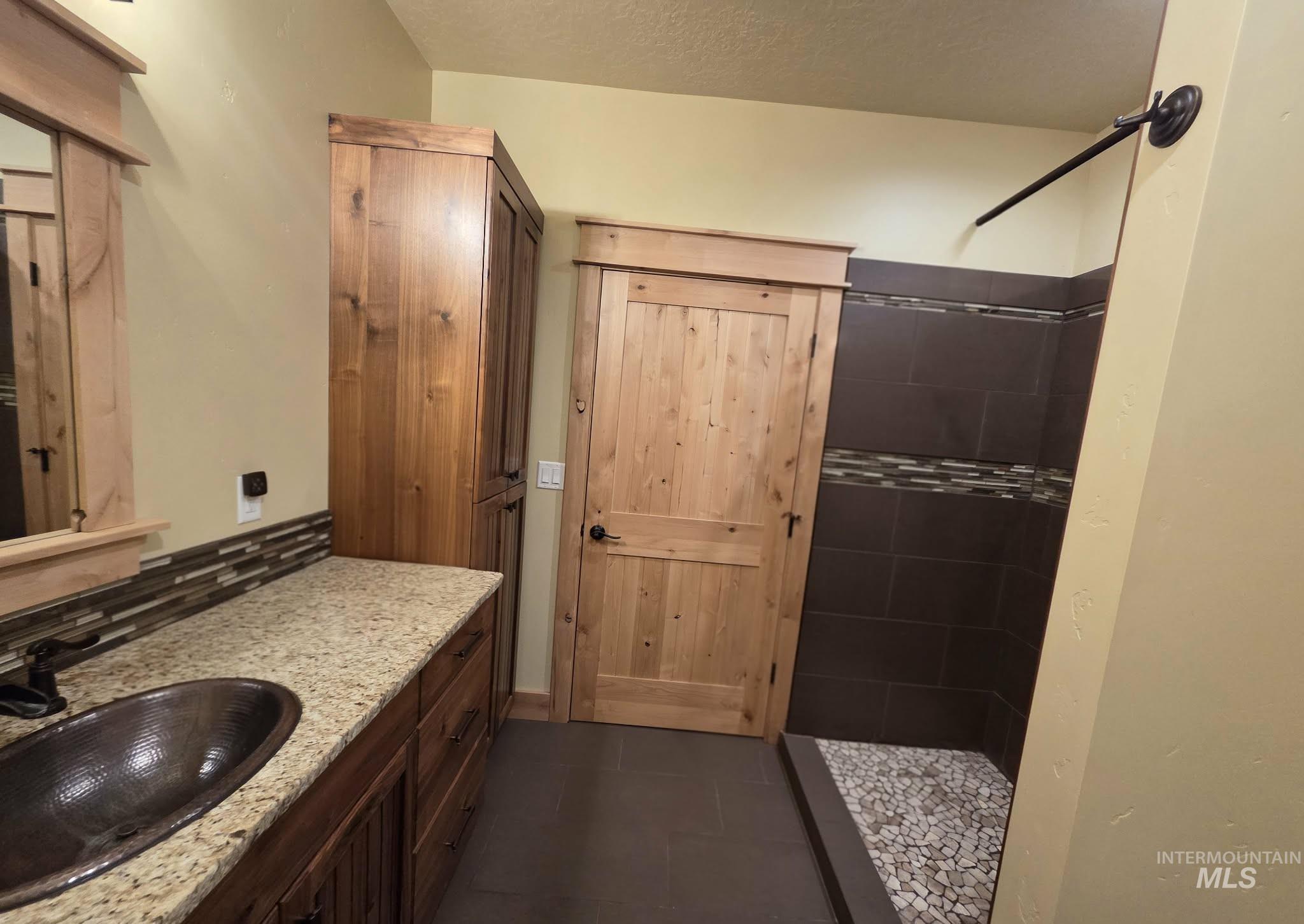 36 Kevins Way, Garden Valley, Idaho 83622-5233, 4 Bedrooms, 4.5 Bathrooms, Residential For Sale, Price $2,499,000,MLS 98972285