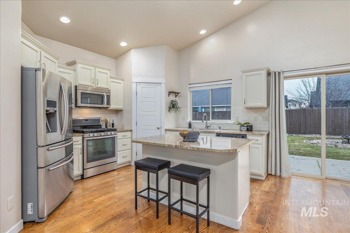 4372 S Cruzatte Ln, Boise, Idaho 83716, 3 Bedrooms, 2 Bathrooms, Residential For Sale, Price $515,000,MLS 98972286