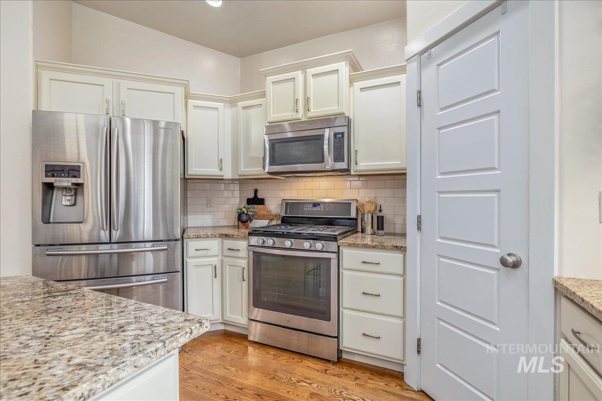 4372 S Cruzatte Ln, Boise, Idaho 83716, 3 Bedrooms, 2 Bathrooms, Residential For Sale, Price $515,000,MLS 98972286