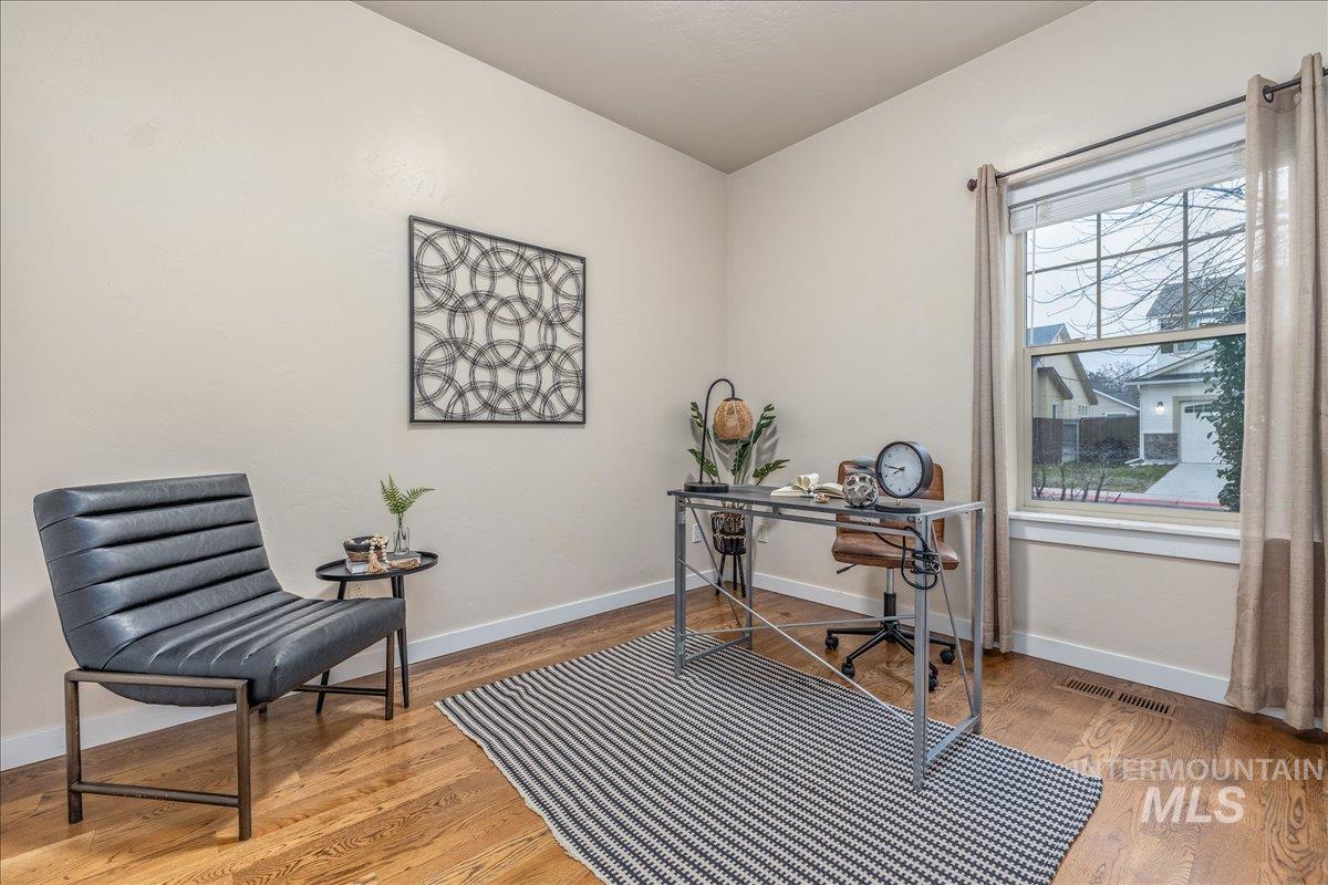 4372 S Cruzatte Ln, Boise, Idaho 83716, 3 Bedrooms, 2 Bathrooms, Residential For Sale, Price $515,000,MLS 98972286