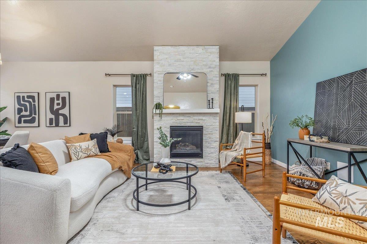 4372 S Cruzatte Ln, Boise, Idaho 83716, 3 Bedrooms, 2 Bathrooms, Residential For Sale, Price $515,000,MLS 98972286