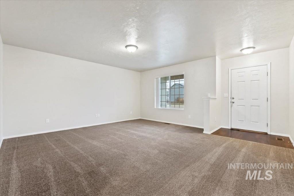 1555 Condor Dr, Middleton, Idaho 83644-4600, 5 Bedrooms, 2.5 Bathrooms, Residential For Sale, Price $650,000,MLS 98972289