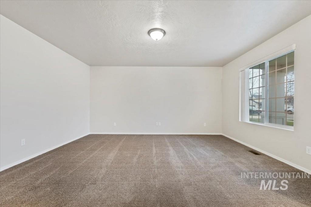 1555 Condor Dr, Middleton, Idaho 83644-4600, 5 Bedrooms, 2.5 Bathrooms, Residential For Sale, Price $650,000,MLS 98972289