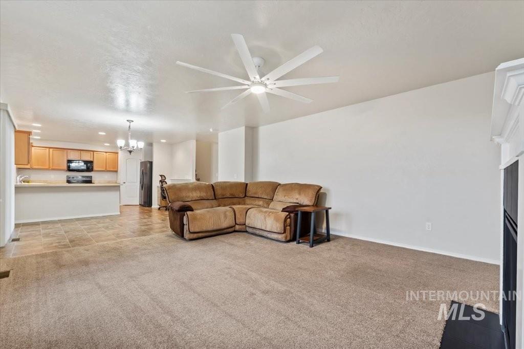 1555 Condor Dr, Middleton, Idaho 83644-4600, 5 Bedrooms, 2.5 Bathrooms, Residential For Sale, Price $650,000,MLS 98972289