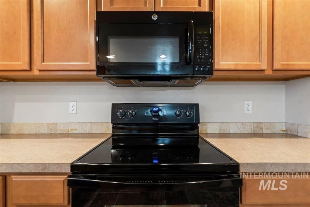 1555 Condor Dr, Middleton, Idaho 83644-4600, 5 Bedrooms, 2.5 Bathrooms, Residential For Sale, Price $650,000,MLS 98972289