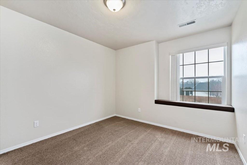 1555 Condor Dr, Middleton, Idaho 83644-4600, 5 Bedrooms, 2.5 Bathrooms, Residential For Sale, Price $650,000,MLS 98972289