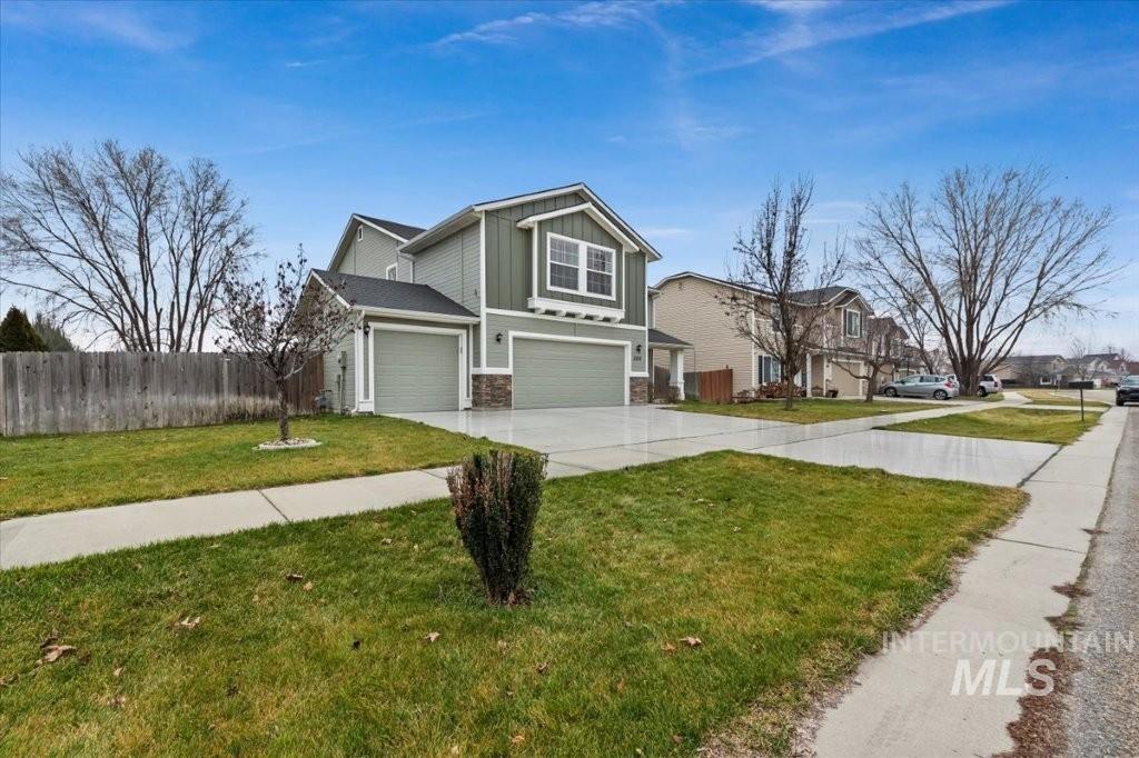 1555 Condor Dr, Middleton, Idaho 83644-4600, 5 Bedrooms, 2.5 Bathrooms, Residential For Sale, Price $650,000,MLS 98972289