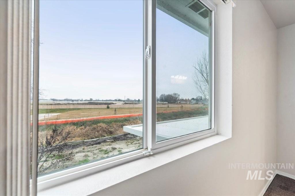 1555 Condor Dr, Middleton, Idaho 83644-4600, 5 Bedrooms, 2.5 Bathrooms, Residential For Sale, Price $650,000,MLS 98972289