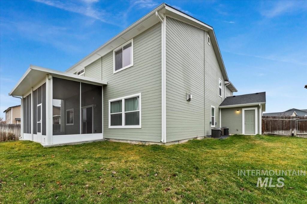 1555 Condor Dr, Middleton, Idaho 83644-4600, 5 Bedrooms, 2.5 Bathrooms, Residential For Sale, Price $650,000,MLS 98972289